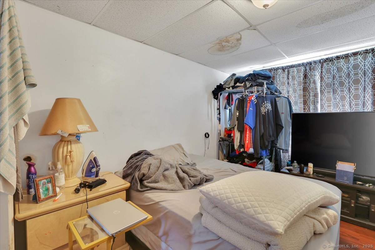 Norwich, Connecticut 06360, United States, 5 Bedrooms Bedrooms, ,4 BathroomsBathrooms,Residential,Active,161296