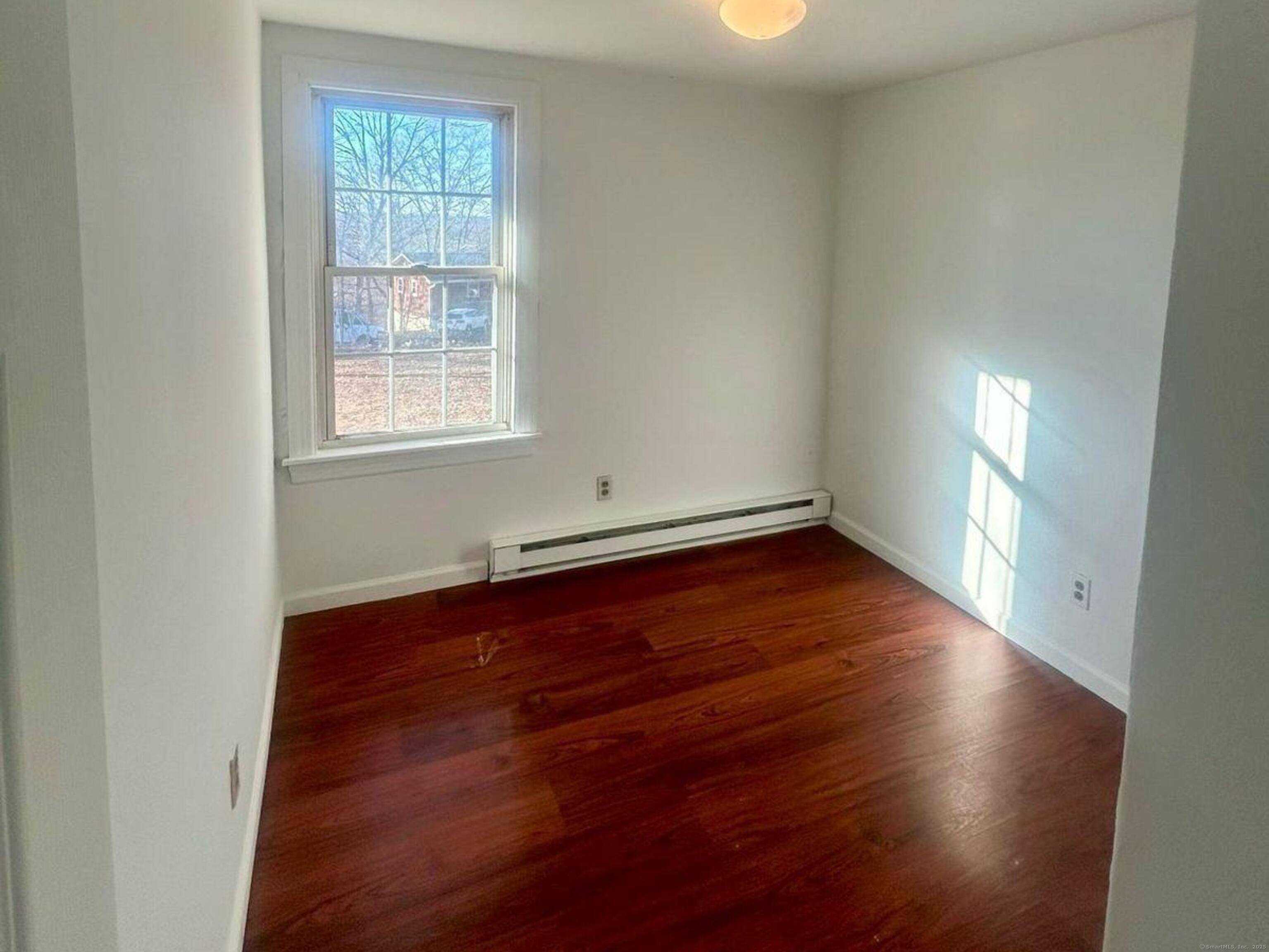 Norwich, Connecticut 06360, United States, 5 Bedrooms Bedrooms, ,4 BathroomsBathrooms,Residential,Active,161296