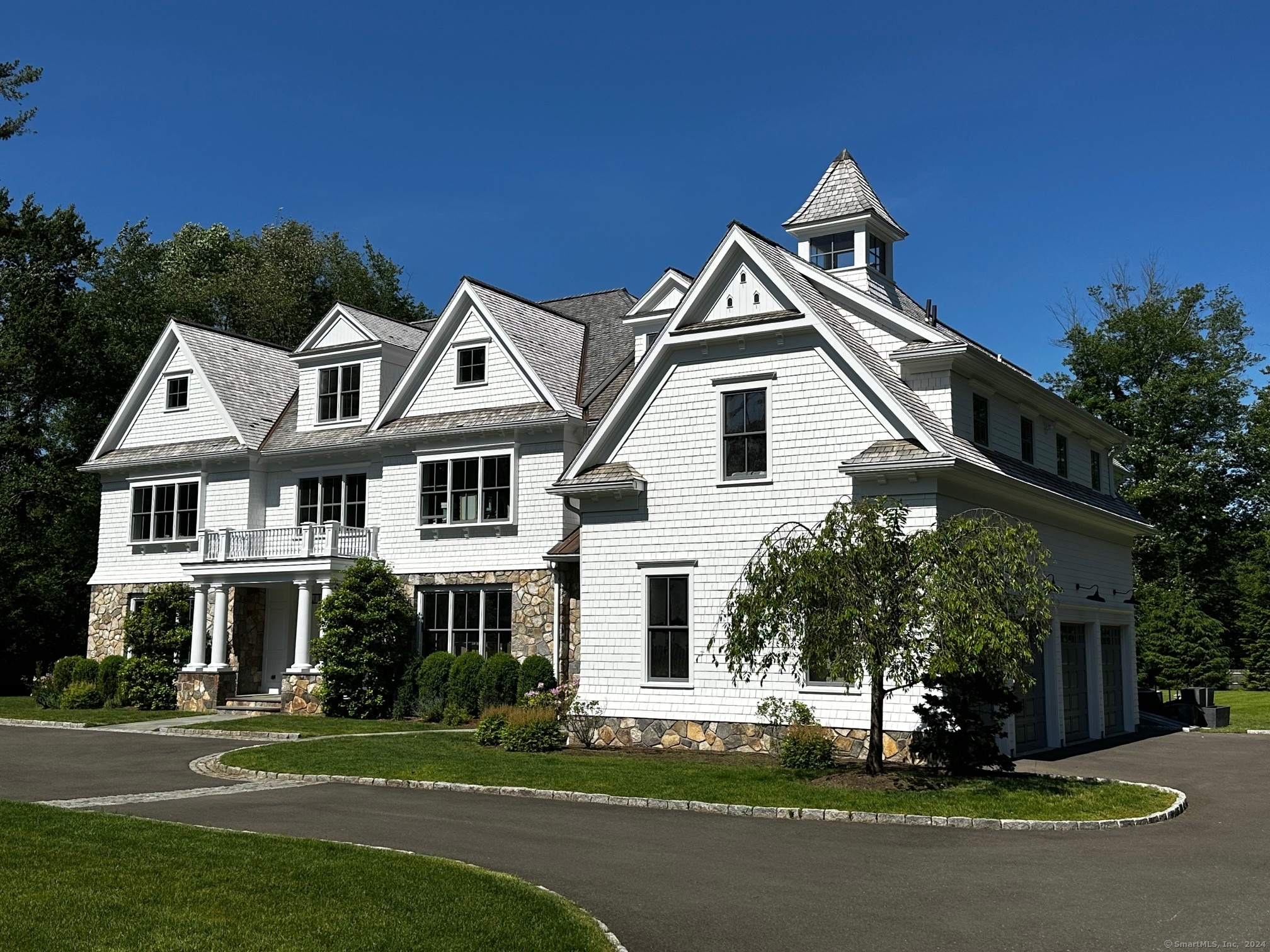 375 West Road, New Canaan, Connecticut - 6 Bedrooms  
8.5 Bathrooms  
15 Rooms - 