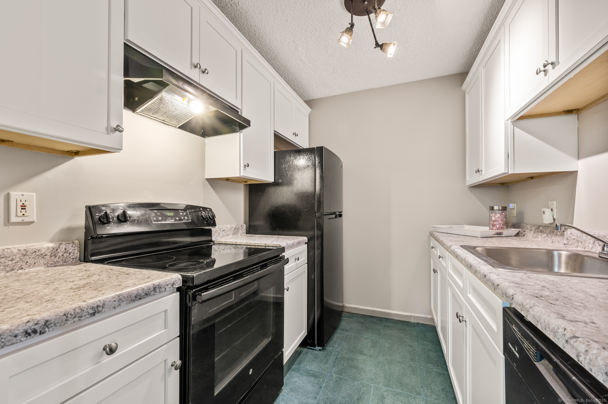 1 Russell Street APT 11