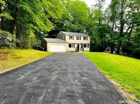 Homes For Sale - 32 Forest Court<br/> Hamden, CT 06518
