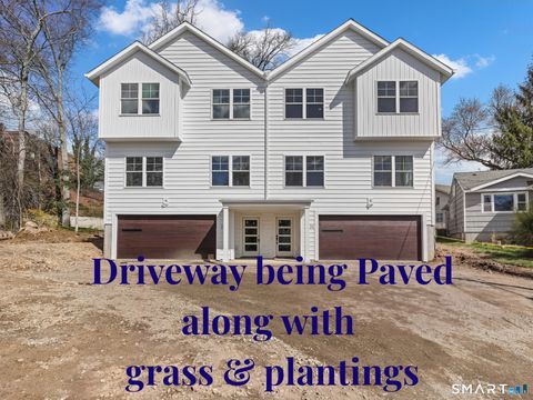 Photo of 27 Suzanne Circle, Fairfield, CT 06825 (MLS # 24165604)