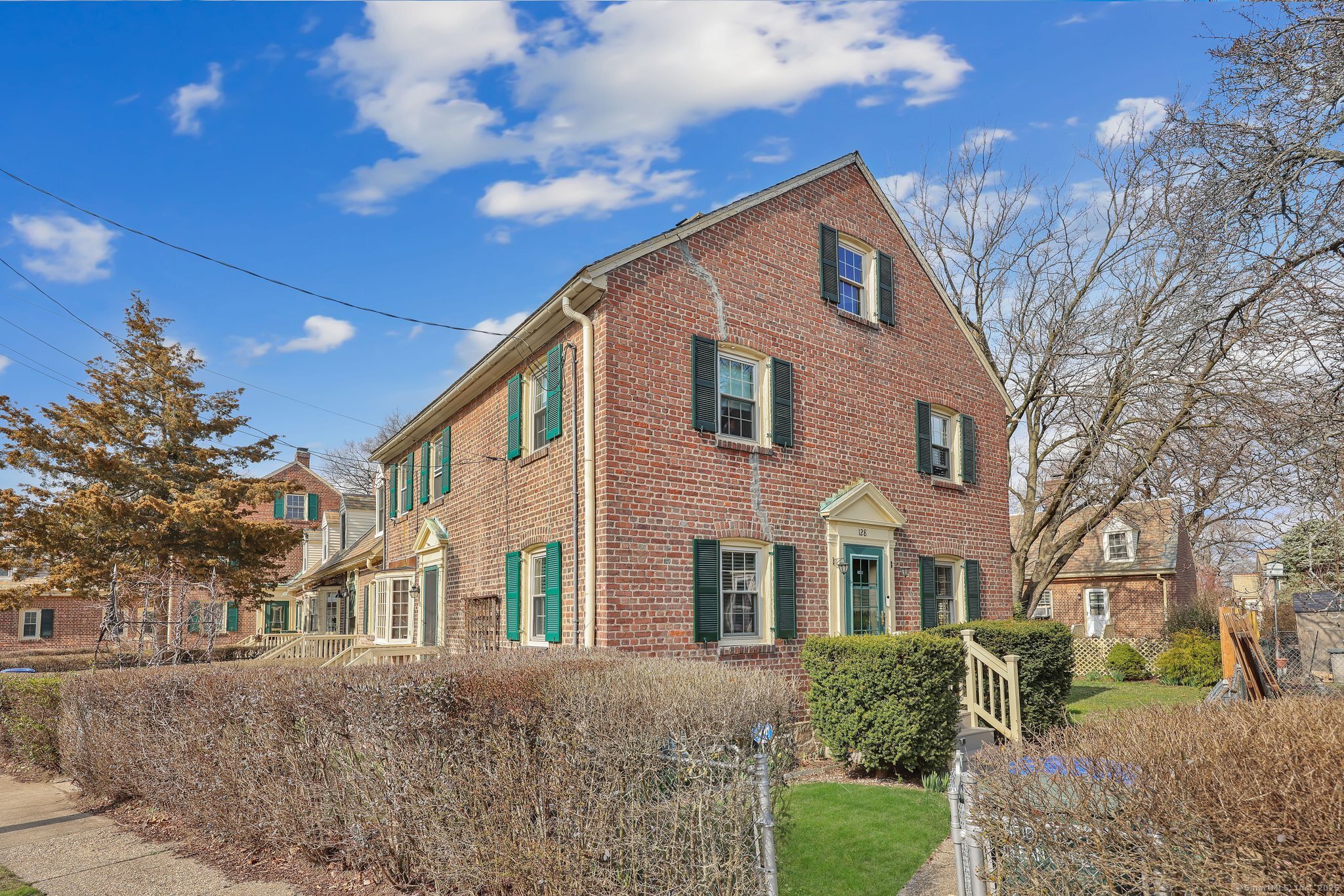 Alsace Street, Bridgeport, Connecticut - 2 Bedrooms  
1 Bathrooms  
4 Rooms - 