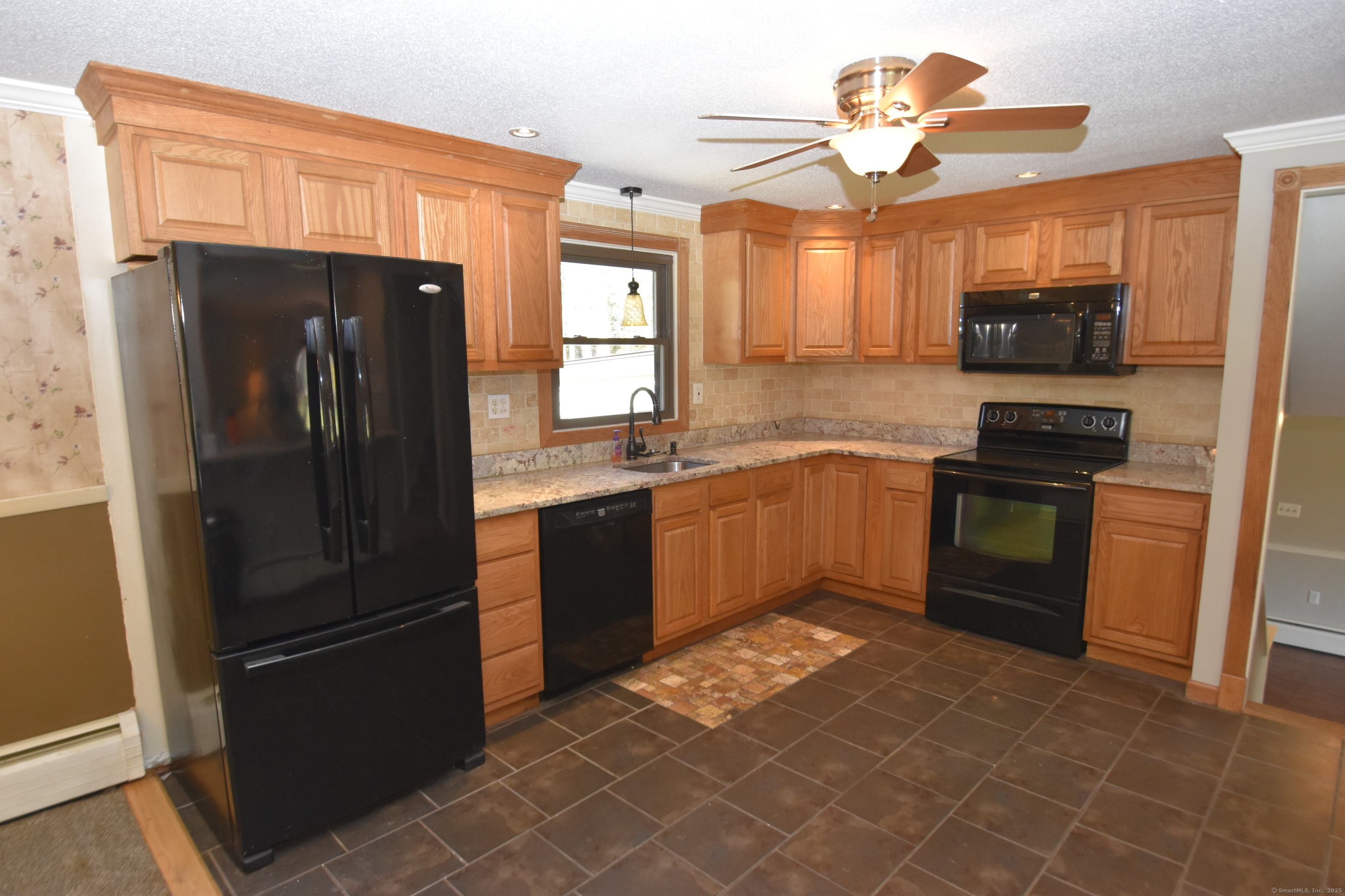 21 Diana Lane, Windsor, Connecticut image 12