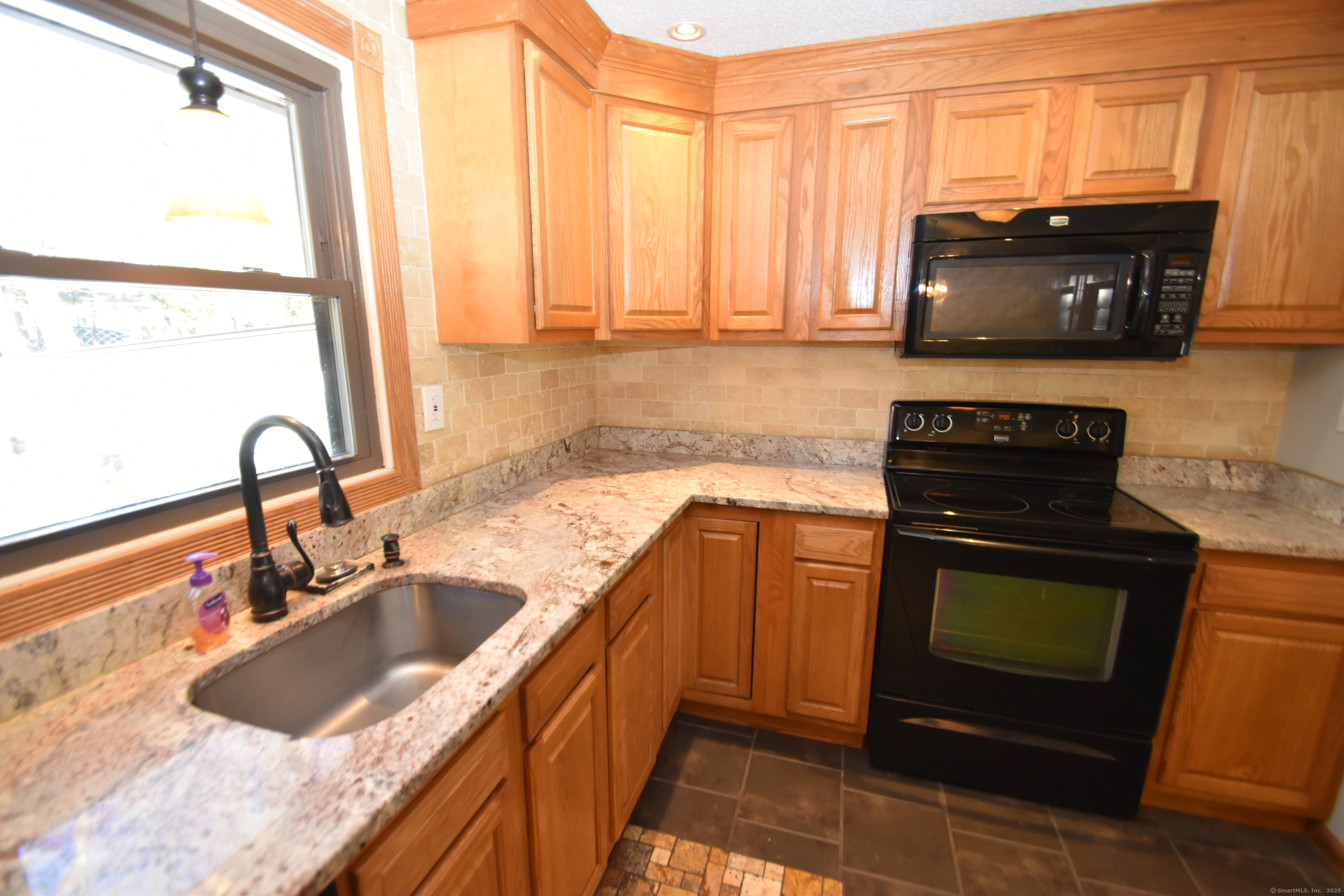 21 Diana Lane, Windsor, Connecticut image 14