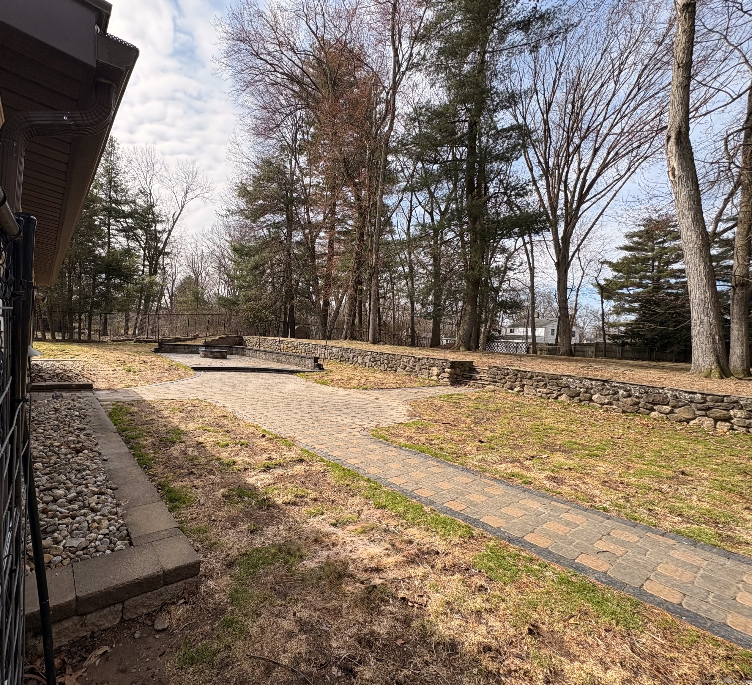 21 Diana Lane, Windsor, Connecticut image 6