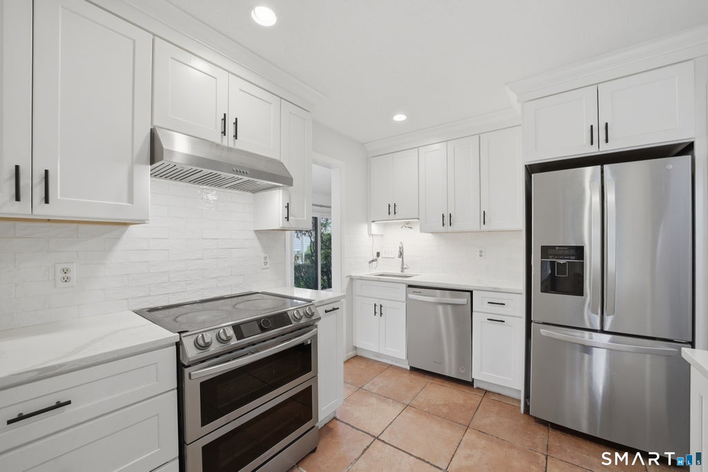 Photo of 377 Glenbrook Road #3, Stamford, CT 06906 (MLS # 24212371)