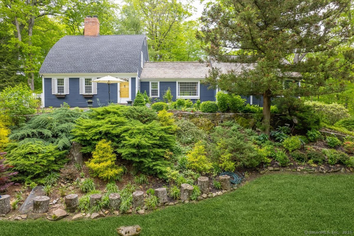 Property for Sale at Limestone Road, Ridgefield, Connecticut - Bedrooms: 3 
Bathrooms: 3 
Rooms: 9  - $1,050,000