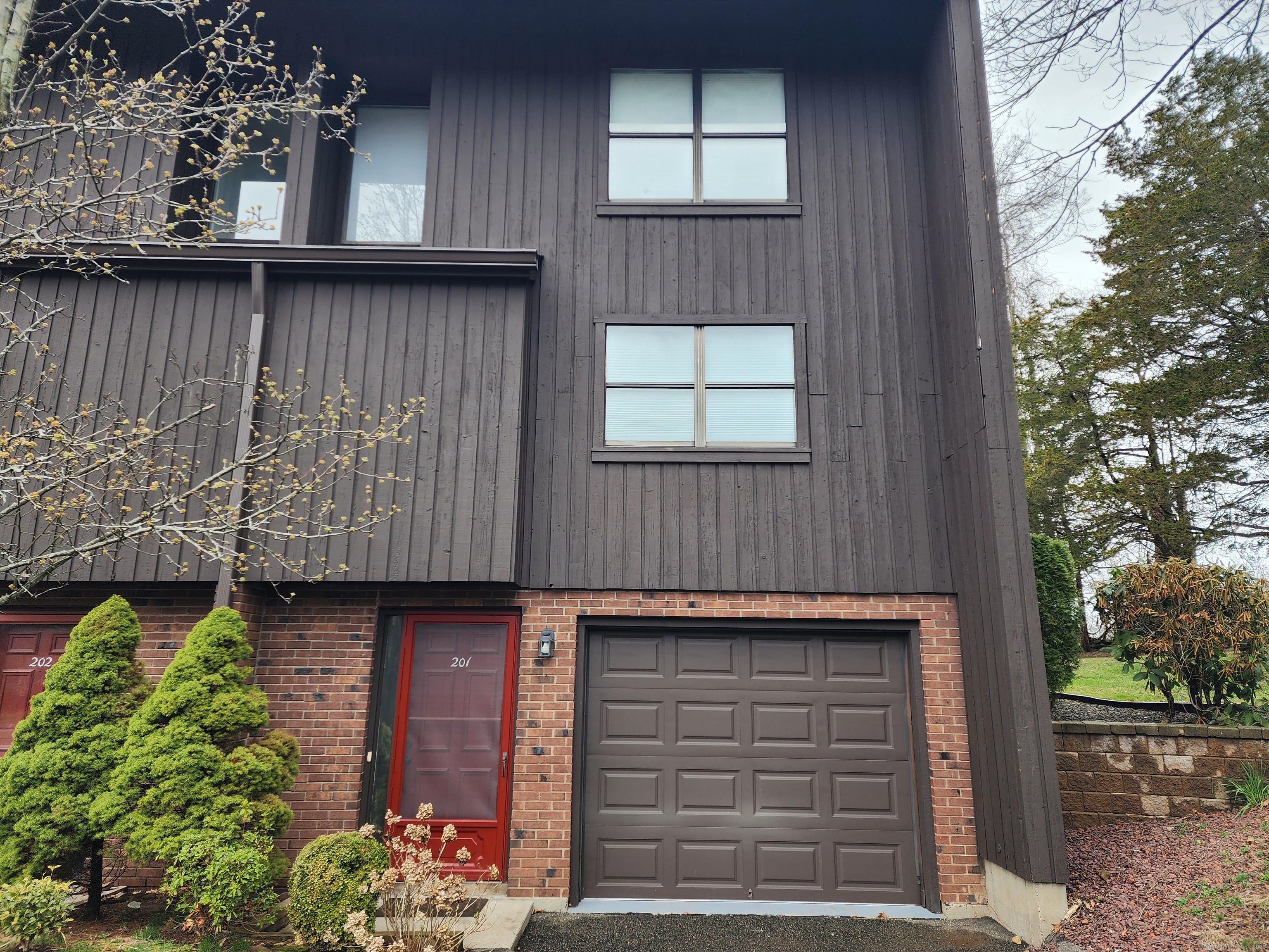 201 Natchaug Drive #201, Meriden, Connecticut image 1