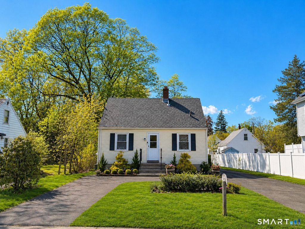 Photo of 121 Pool Road, North Haven, CT 06473 (MLS # 24167922)