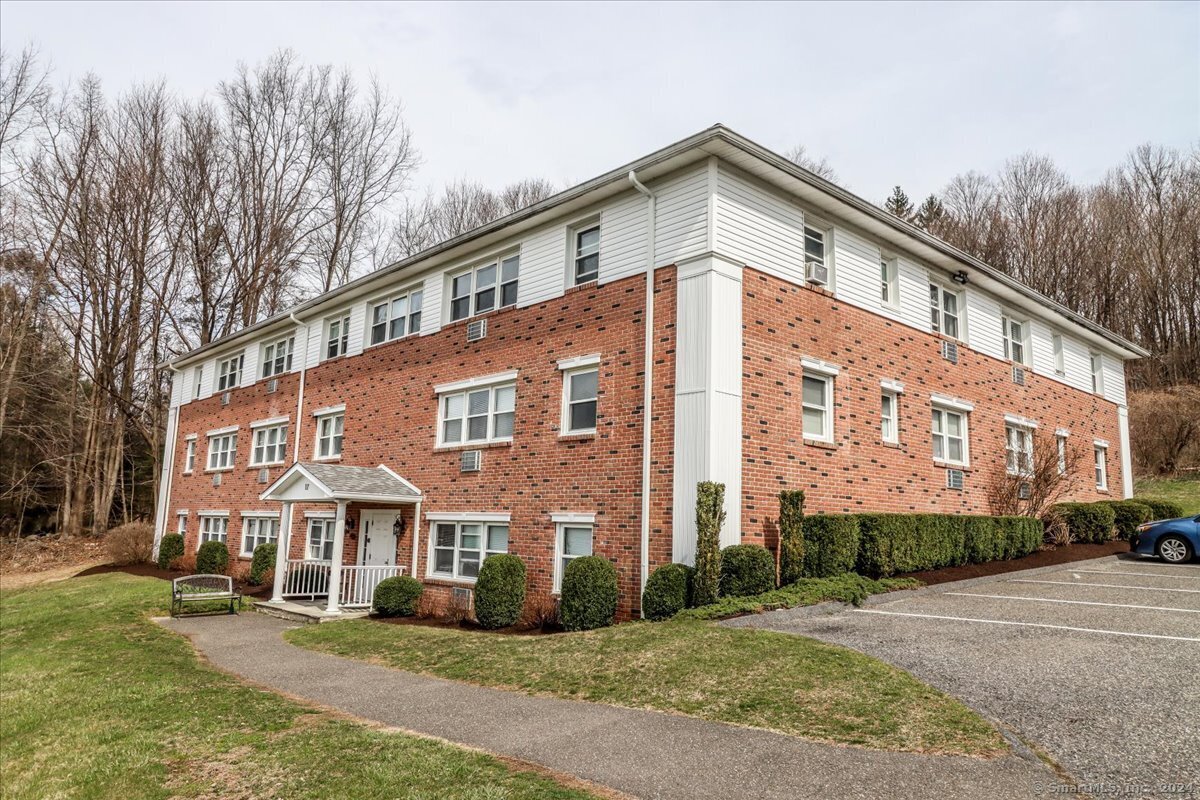 View New Milford, CT 06776 condo
