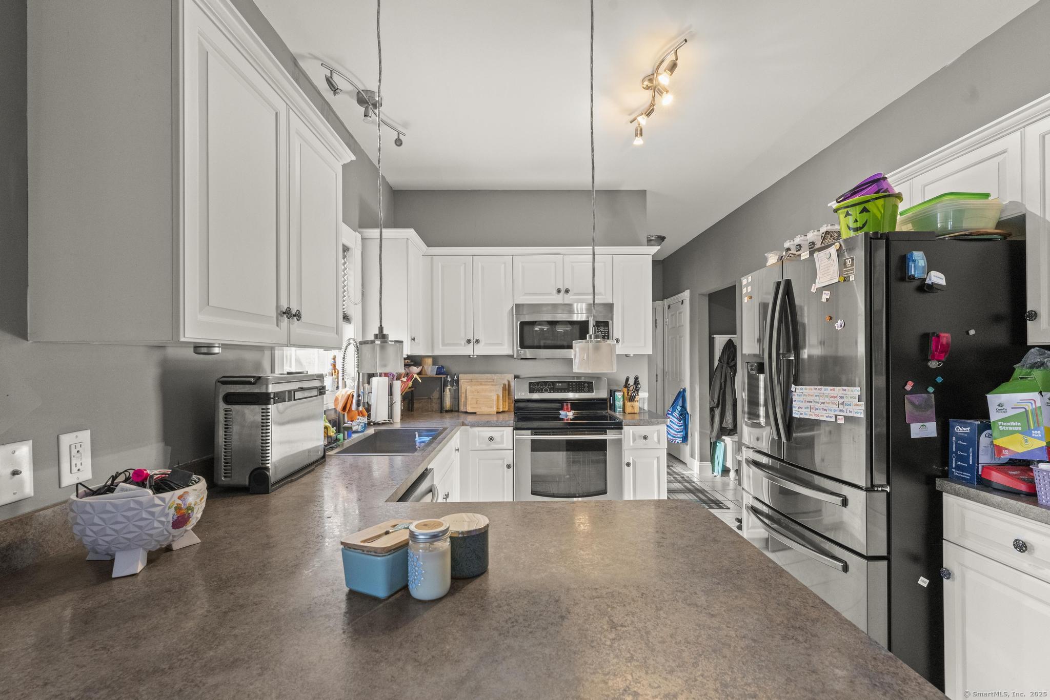 22 Mathieu Lane, East Hampton, Connecticut image 5