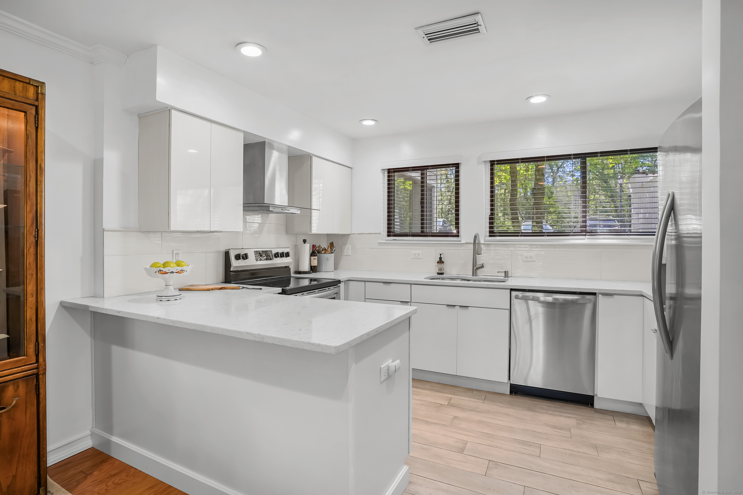 147 Rowayton Woods Drive #147, Norwalk, Connecticut image 3
