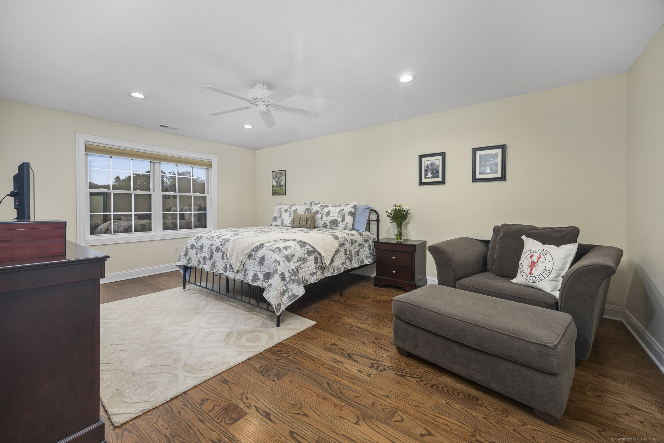 Bethel, Connecticut 06801, United States, 5 Bedrooms Bedrooms, ,3 BathroomsBathrooms,Residential,Pending,227264