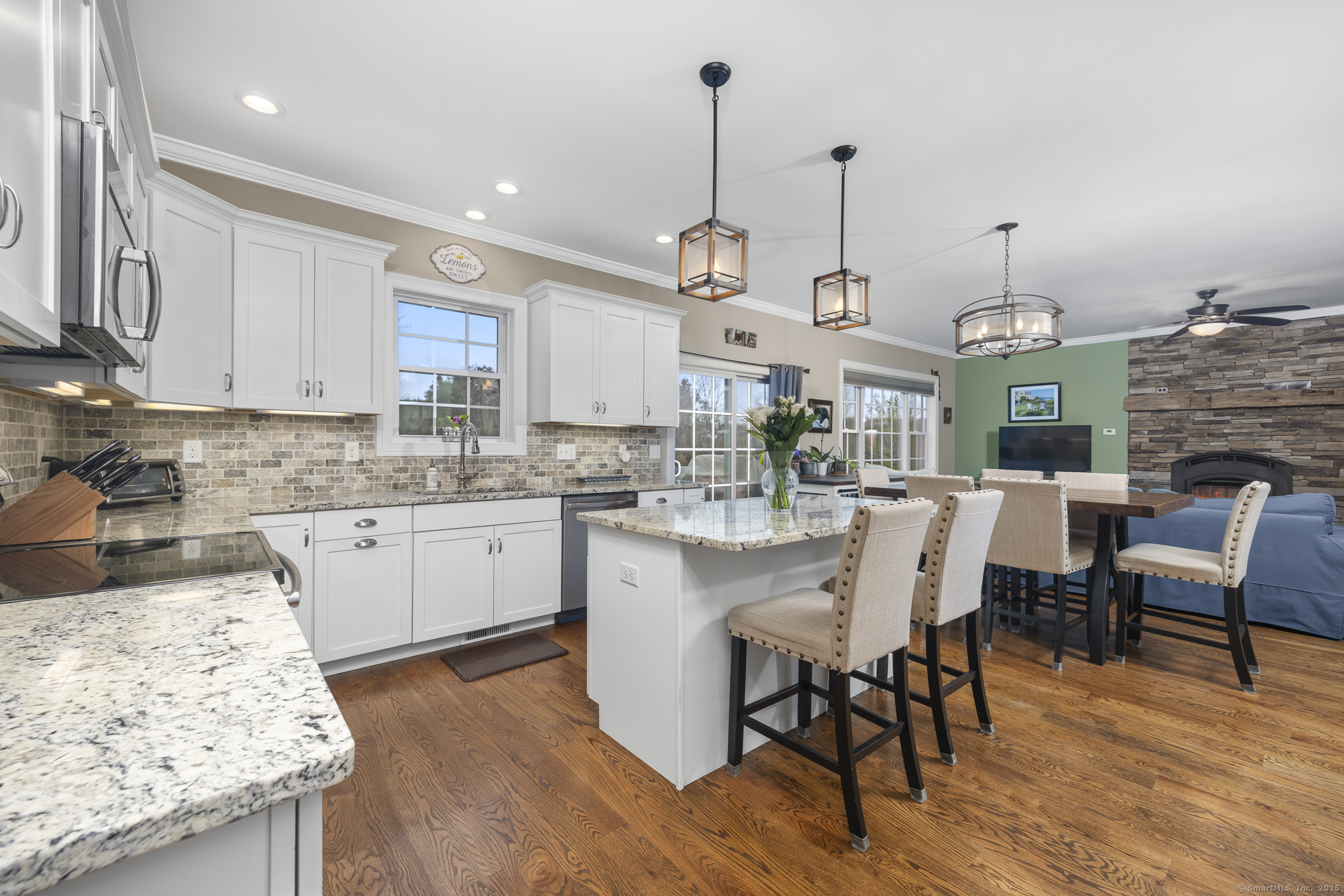 Bethel, Connecticut 06801, United States, 5 Bedrooms Bedrooms, ,3 BathroomsBathrooms,Residential,Pending,227264