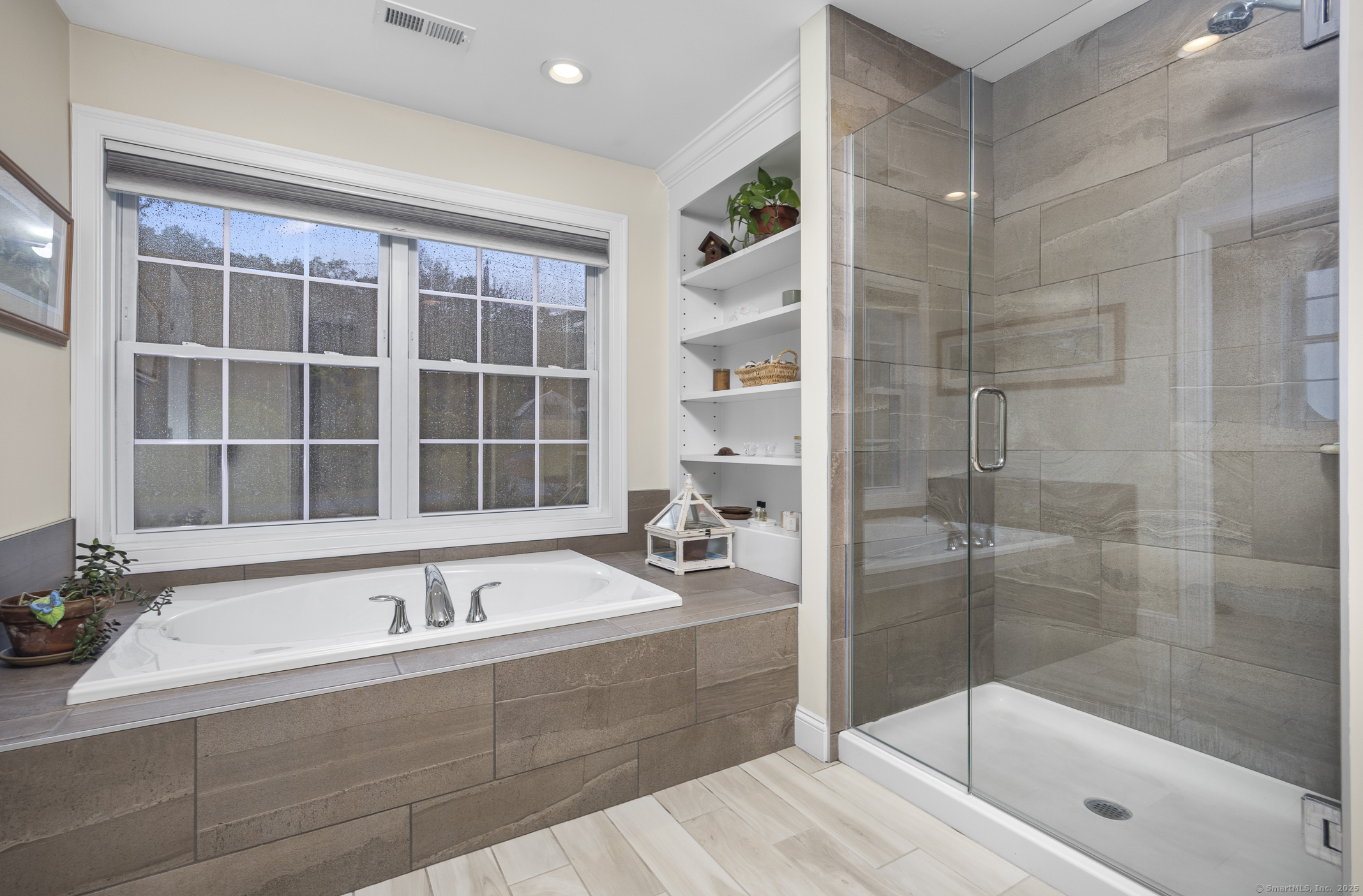 Bethel, Connecticut 06801, United States, 5 Bedrooms Bedrooms, ,3 BathroomsBathrooms,Residential,Pending,227264