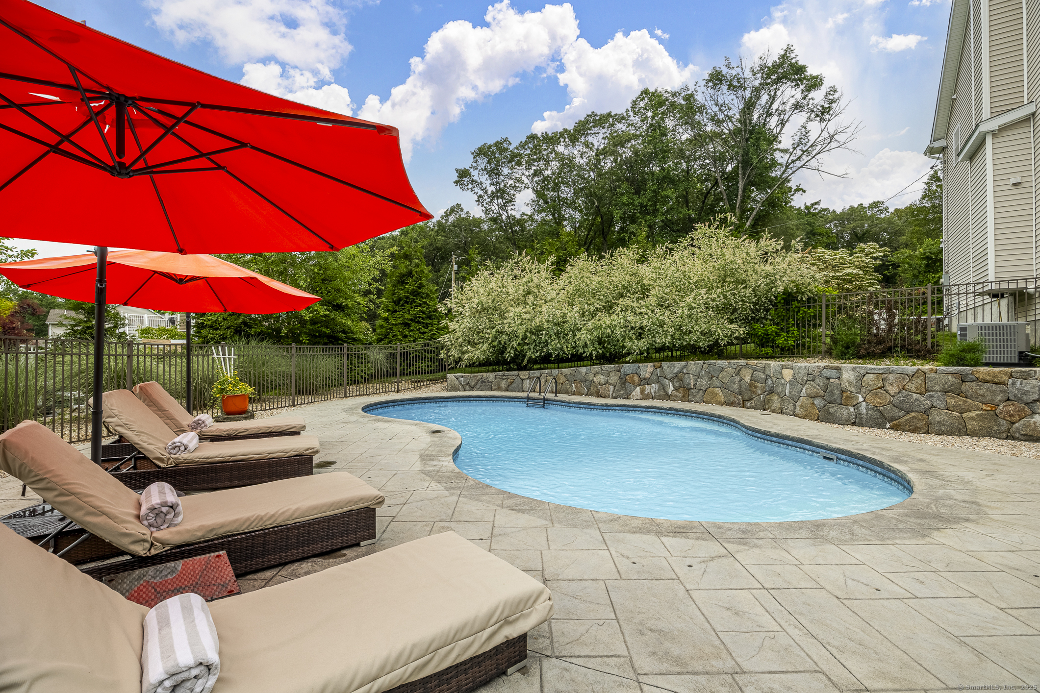 Bethel, Connecticut 06801, United States, 5 Bedrooms Bedrooms, ,3 BathroomsBathrooms,Residential,Pending,227264