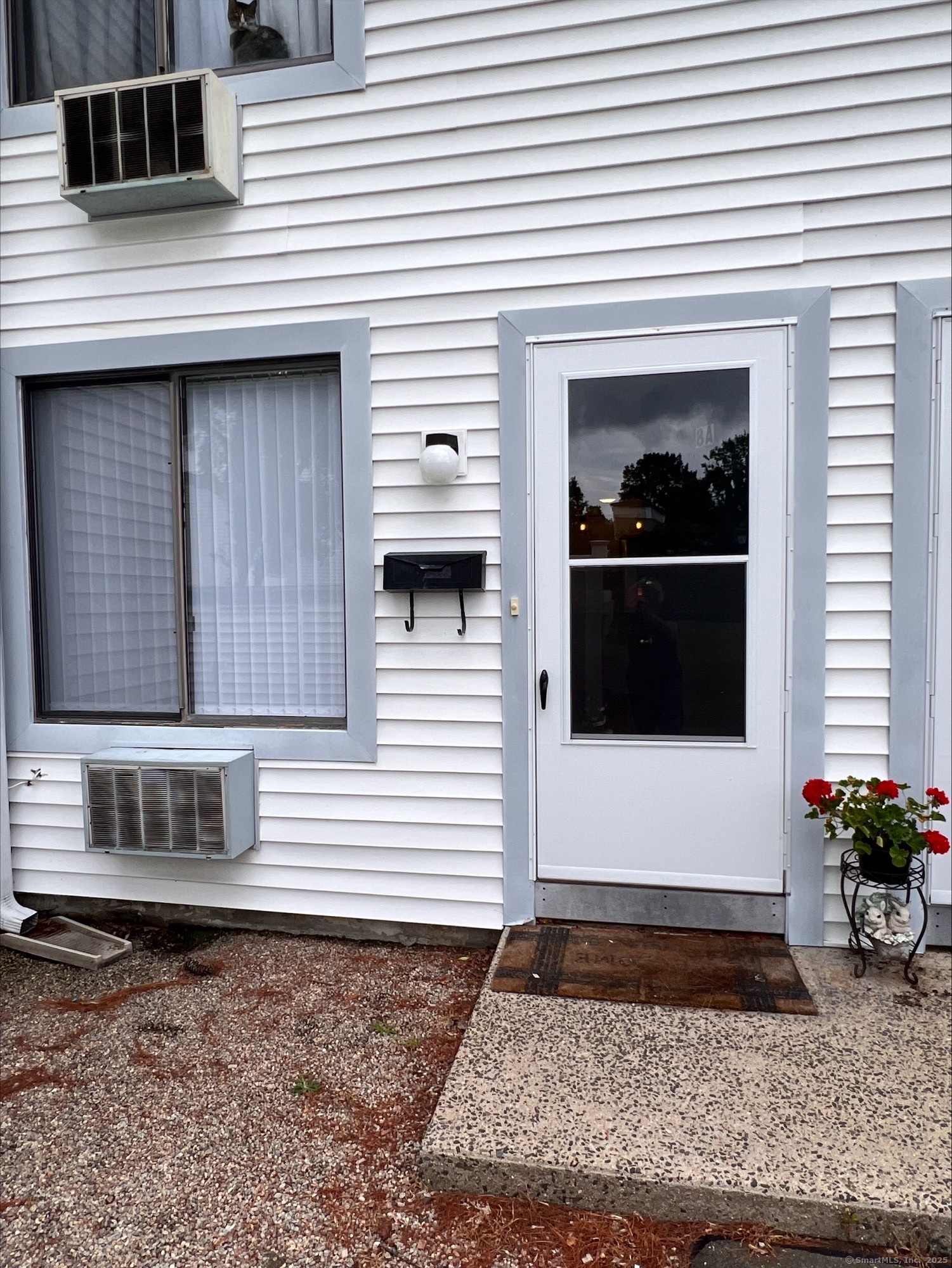 8 Hamre Lane A