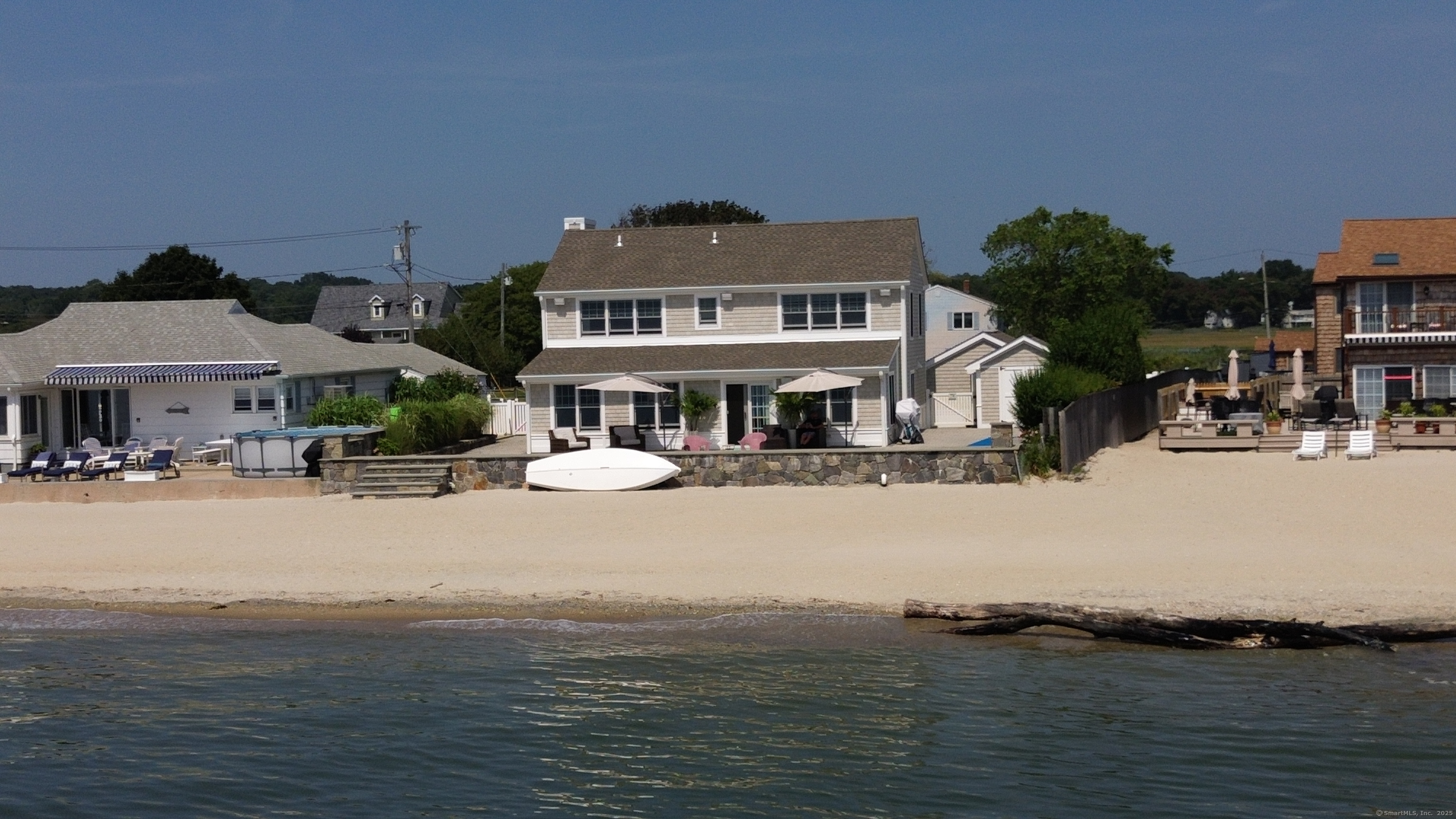 18 Belaire Manor