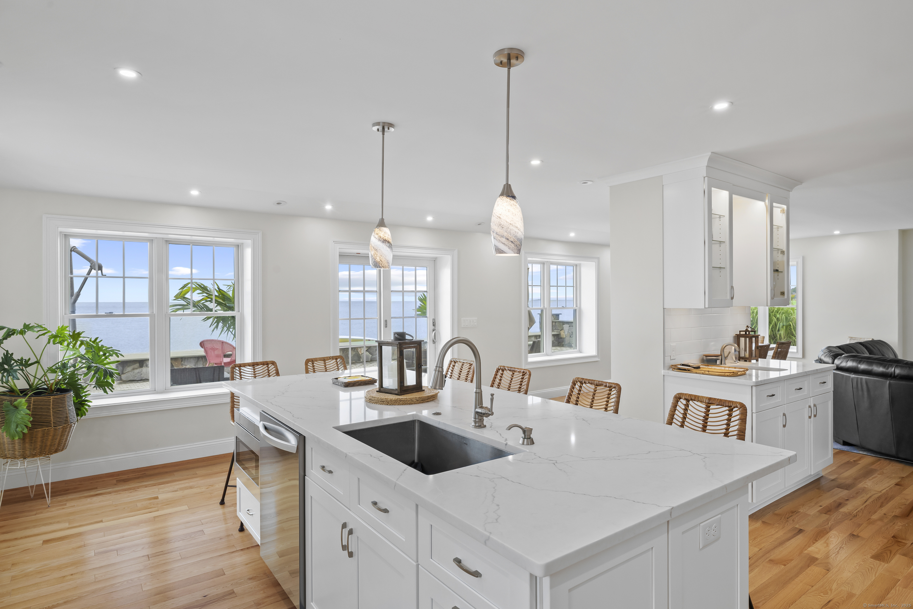 18 Belaire Manor