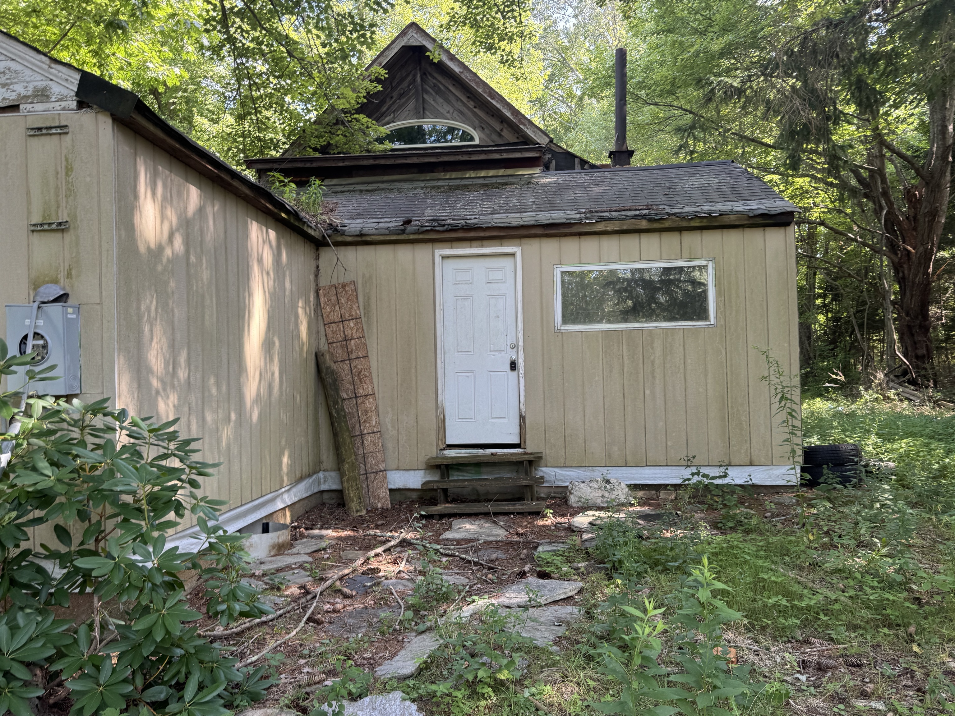 284 Halls Hill Road