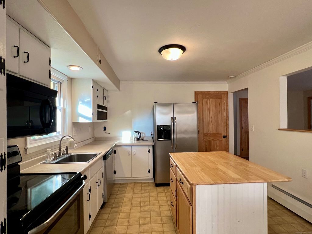 Photo of 5 Sunrise Avenue, Old Saybrook, CT 06475 (MLS # 24159189)