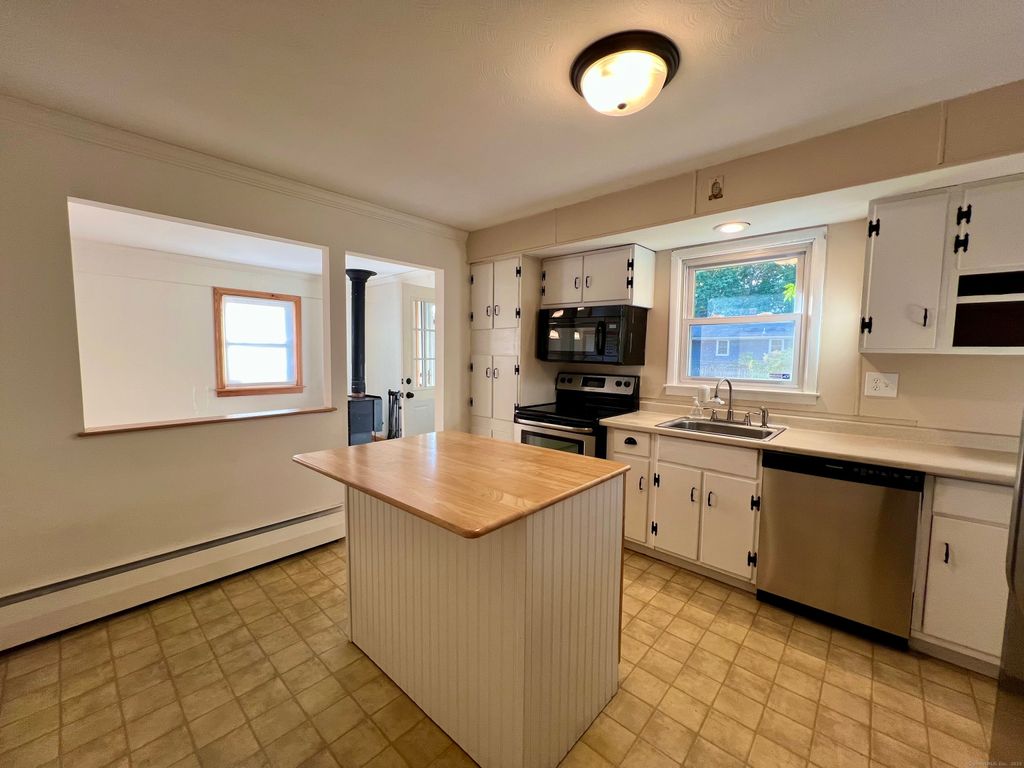 Photo of 5 Sunrise Avenue, Old Saybrook, CT 06475 (MLS # 24159189)