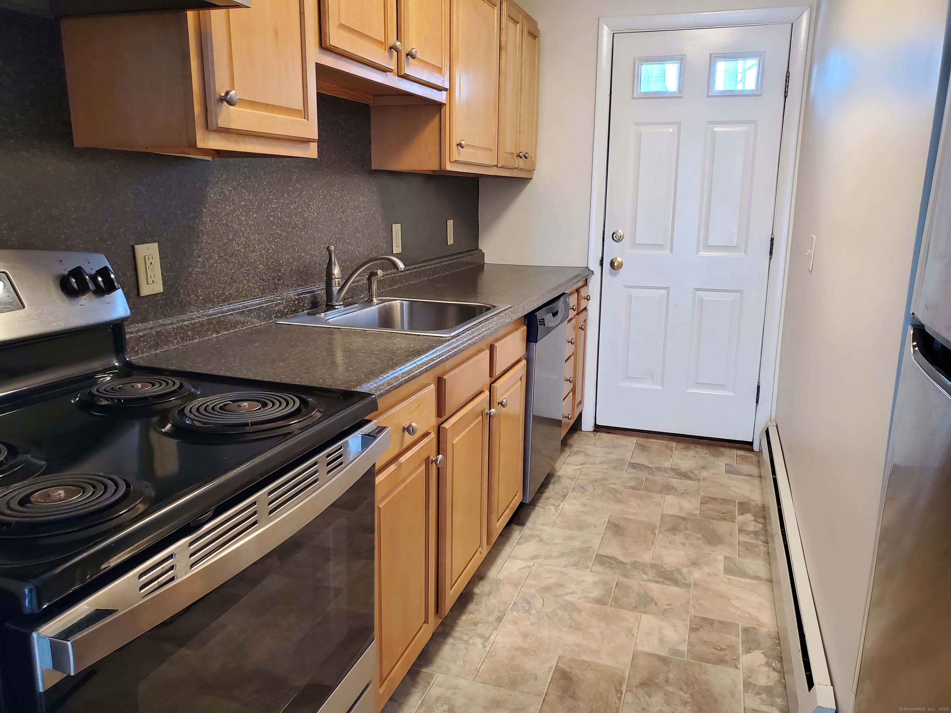 Cheshire, Connecticut 06410, United States, 1 Bedroom Bedrooms, ,1 BathroomBathrooms,Residential,Pending,943