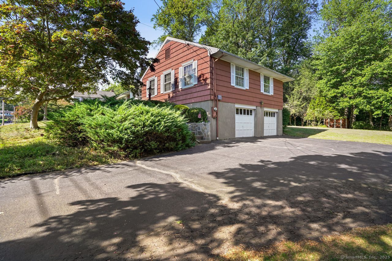 10 Aragon Drive