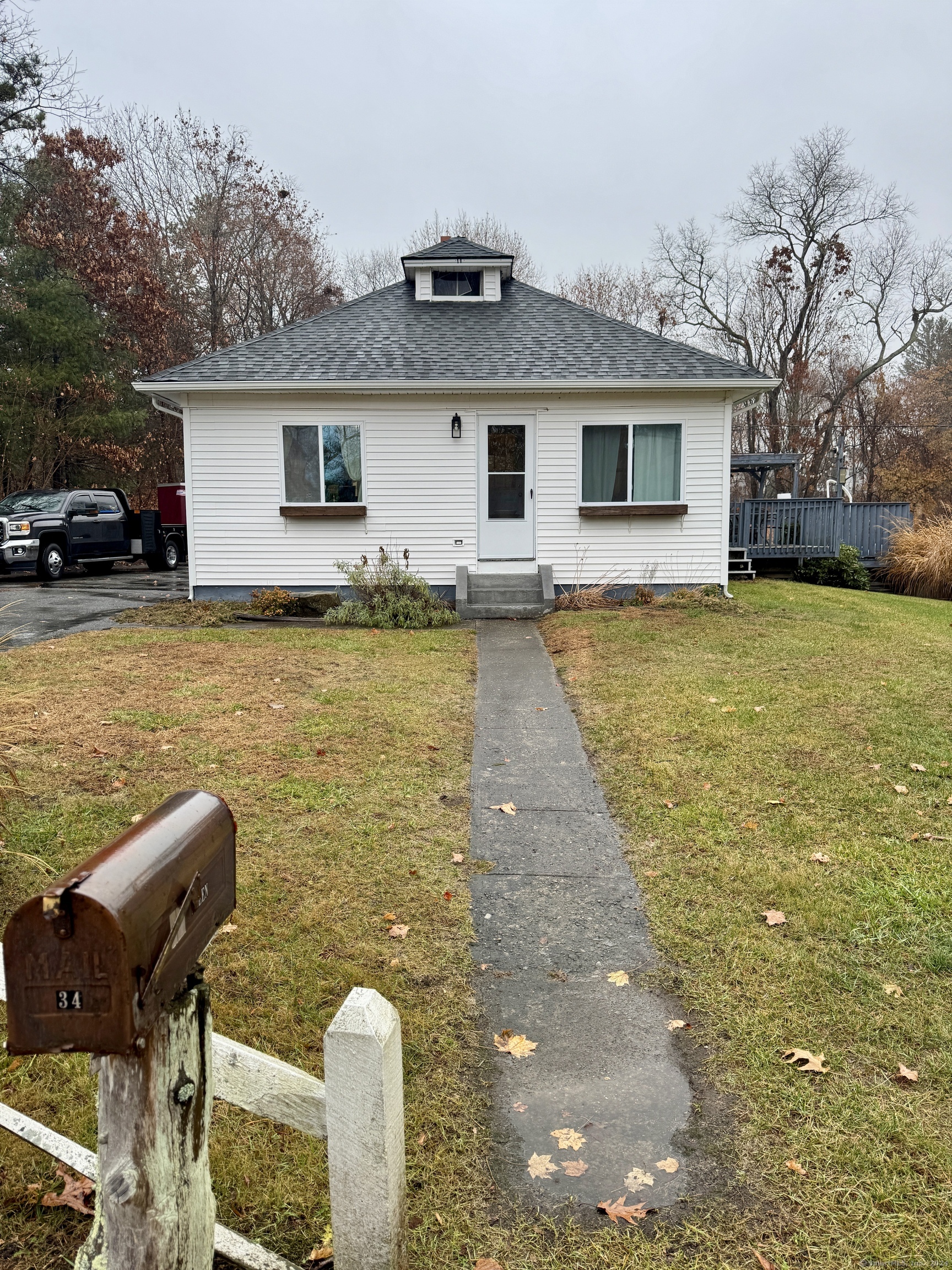 3234 Packerville Road, Plainfield, Connecticut - 2 Bedrooms  
1 Bathrooms  
5 Rooms - 