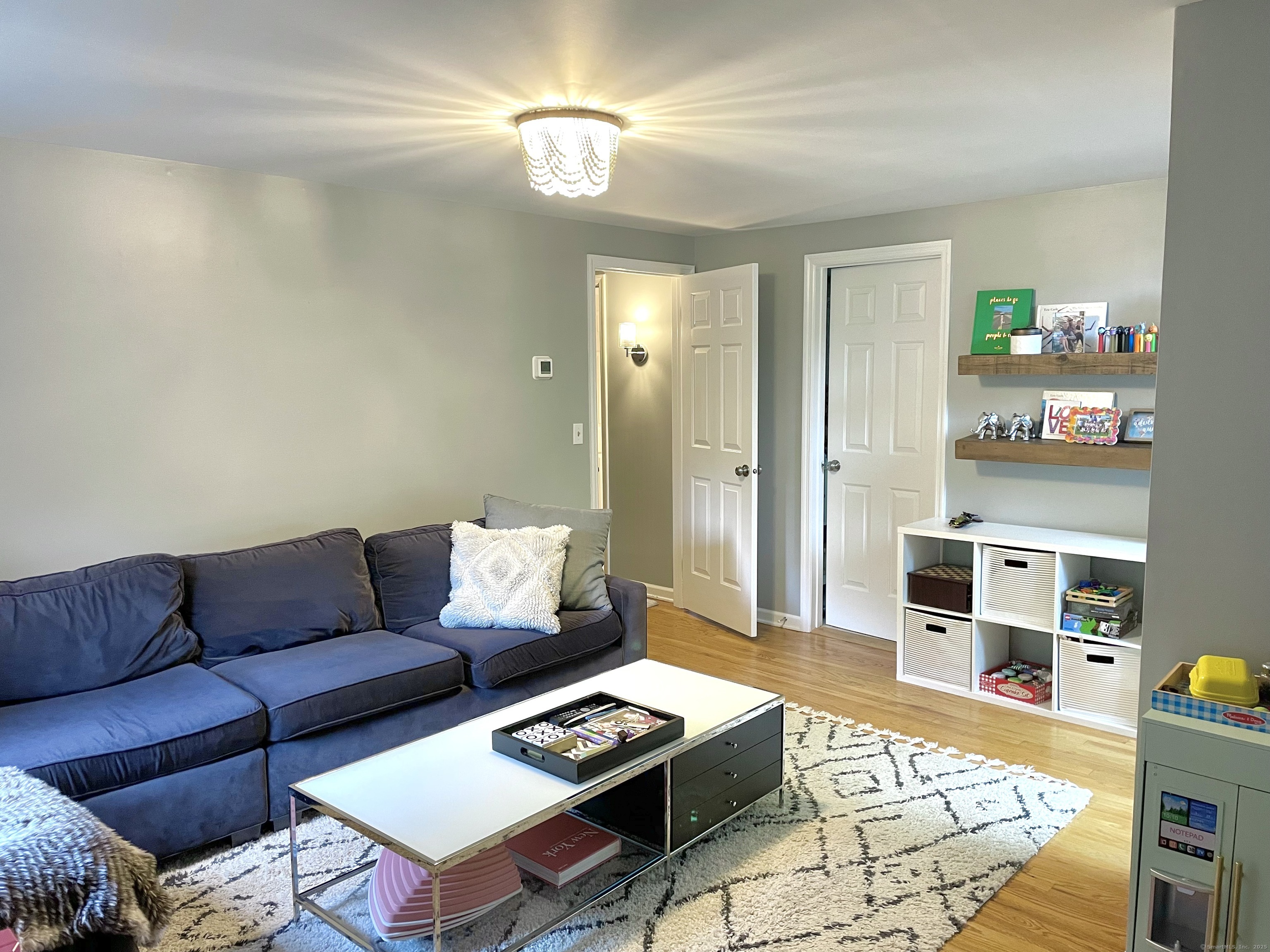 Stamford, Connecticut 06902, United States, 4 Bedrooms Bedrooms, ,4 BathroomsBathrooms,Residential,Active,197308