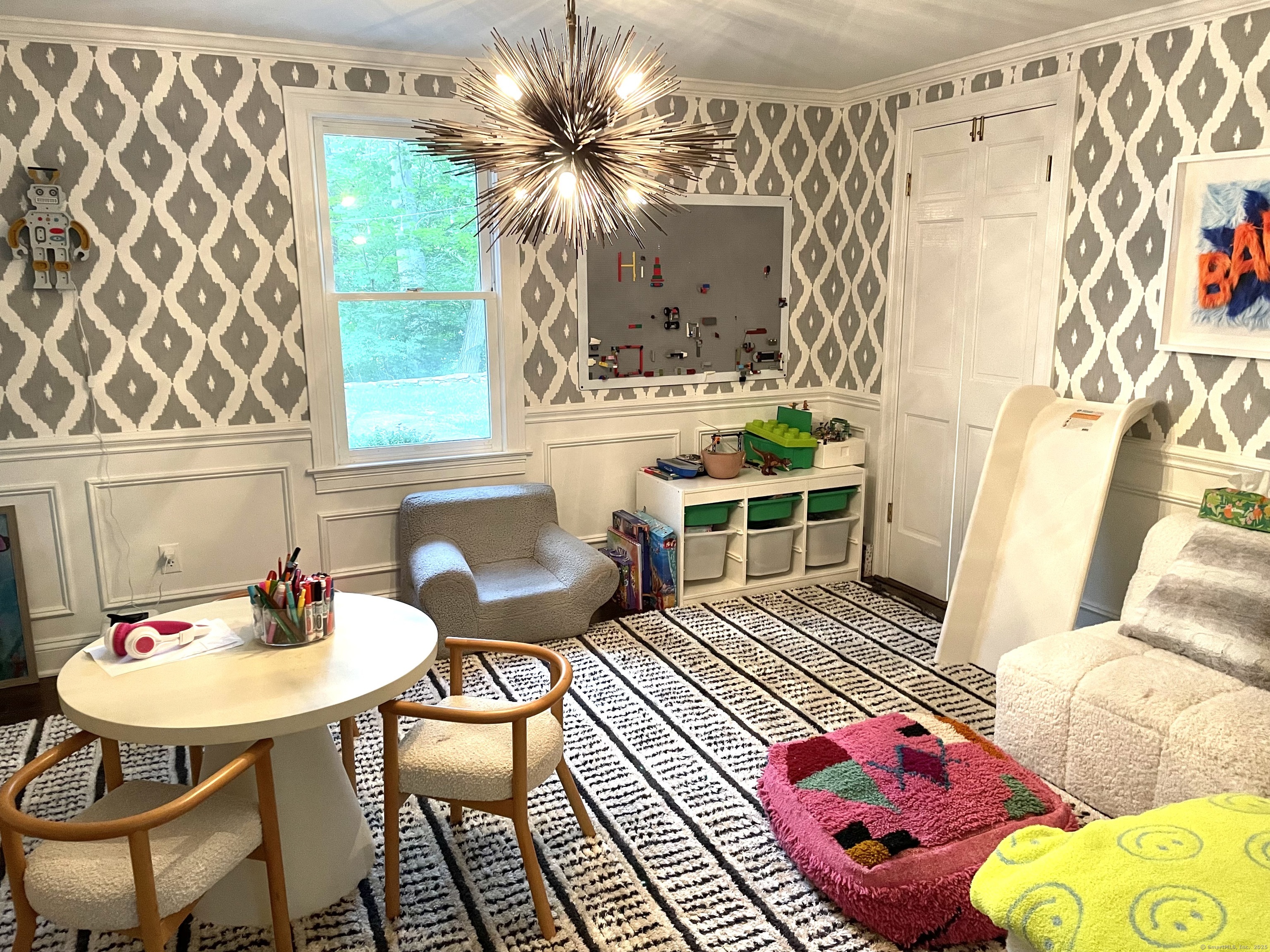 Stamford, Connecticut 06902, United States, 4 Bedrooms Bedrooms, ,4 BathroomsBathrooms,Residential,Active,197308