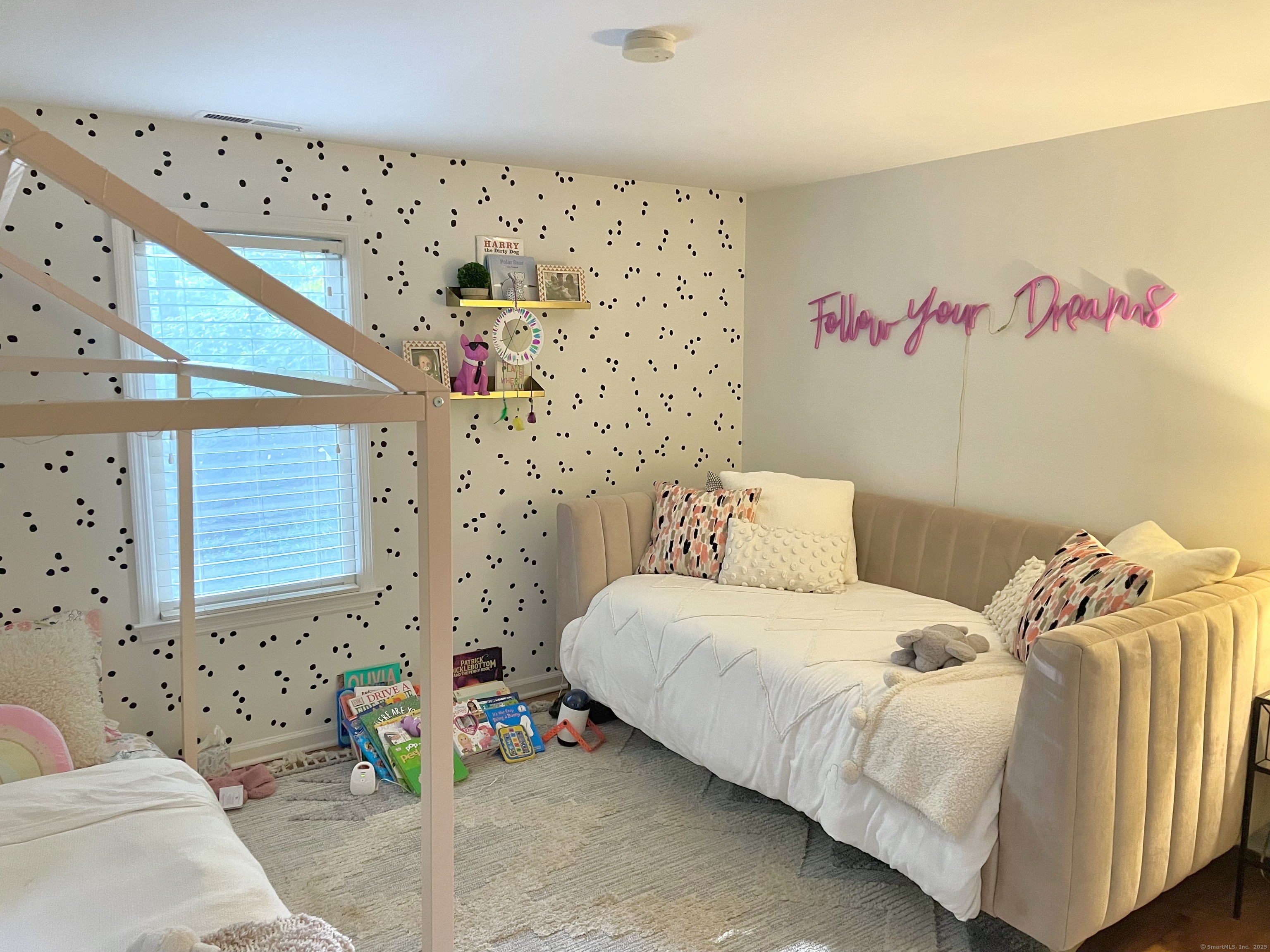 Stamford, Connecticut 06902, United States, 4 Bedrooms Bedrooms, ,4 BathroomsBathrooms,Residential,Active,197308