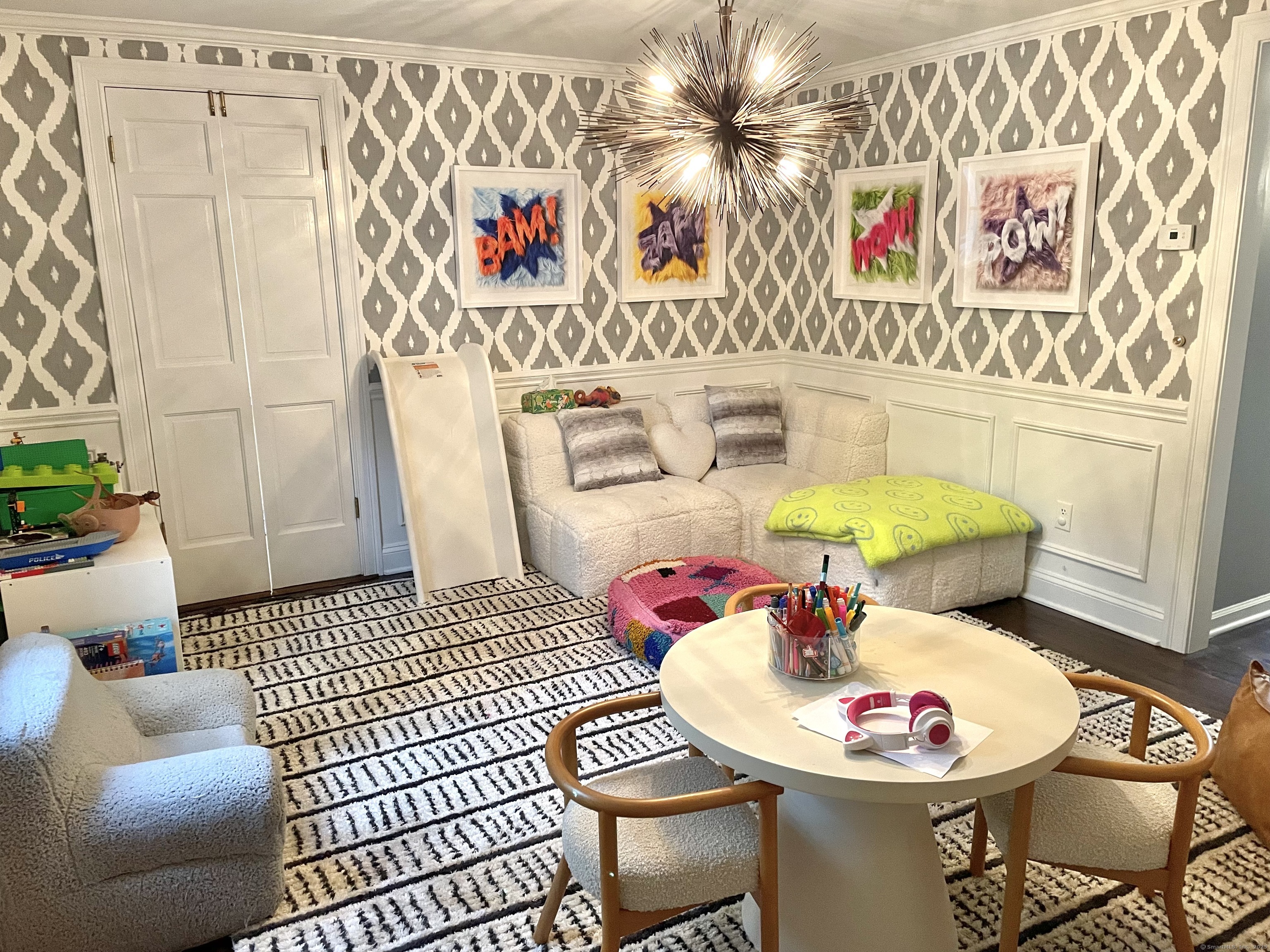 Stamford, Connecticut 06902, United States, 4 Bedrooms Bedrooms, ,4 BathroomsBathrooms,Residential,Active,197308