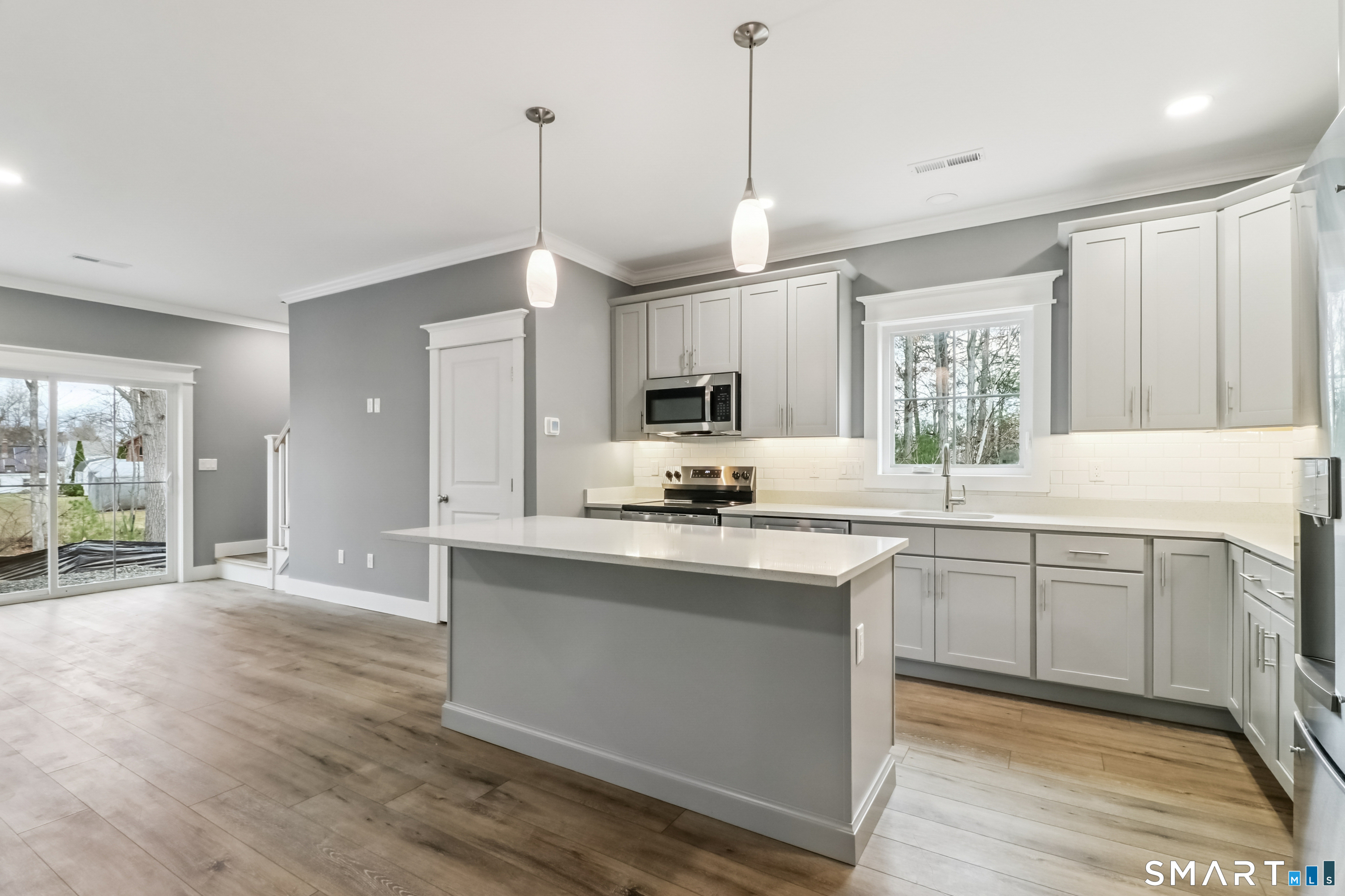 370 Emmett Street 4-3