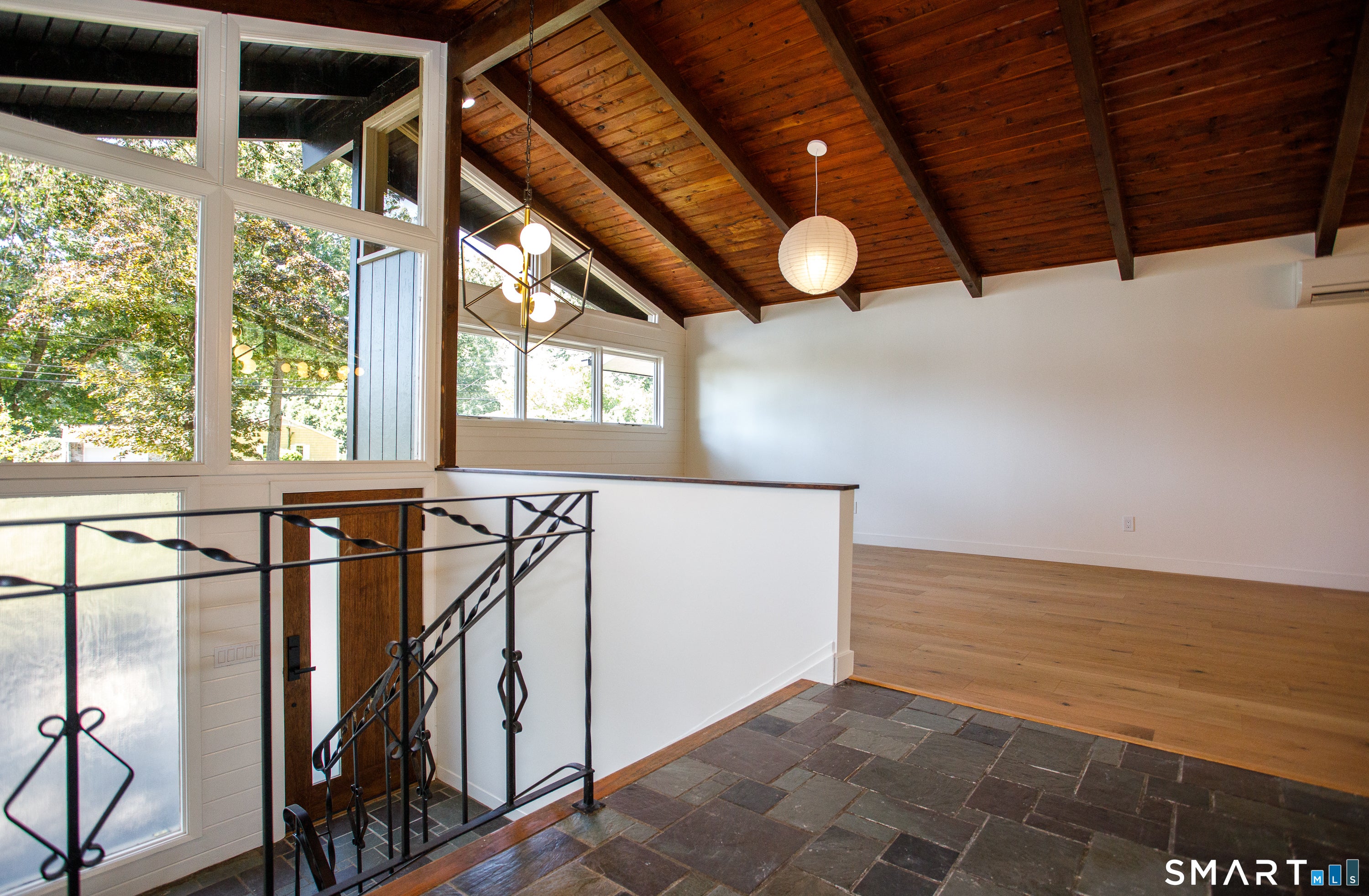 10 Royal Oaks Drive