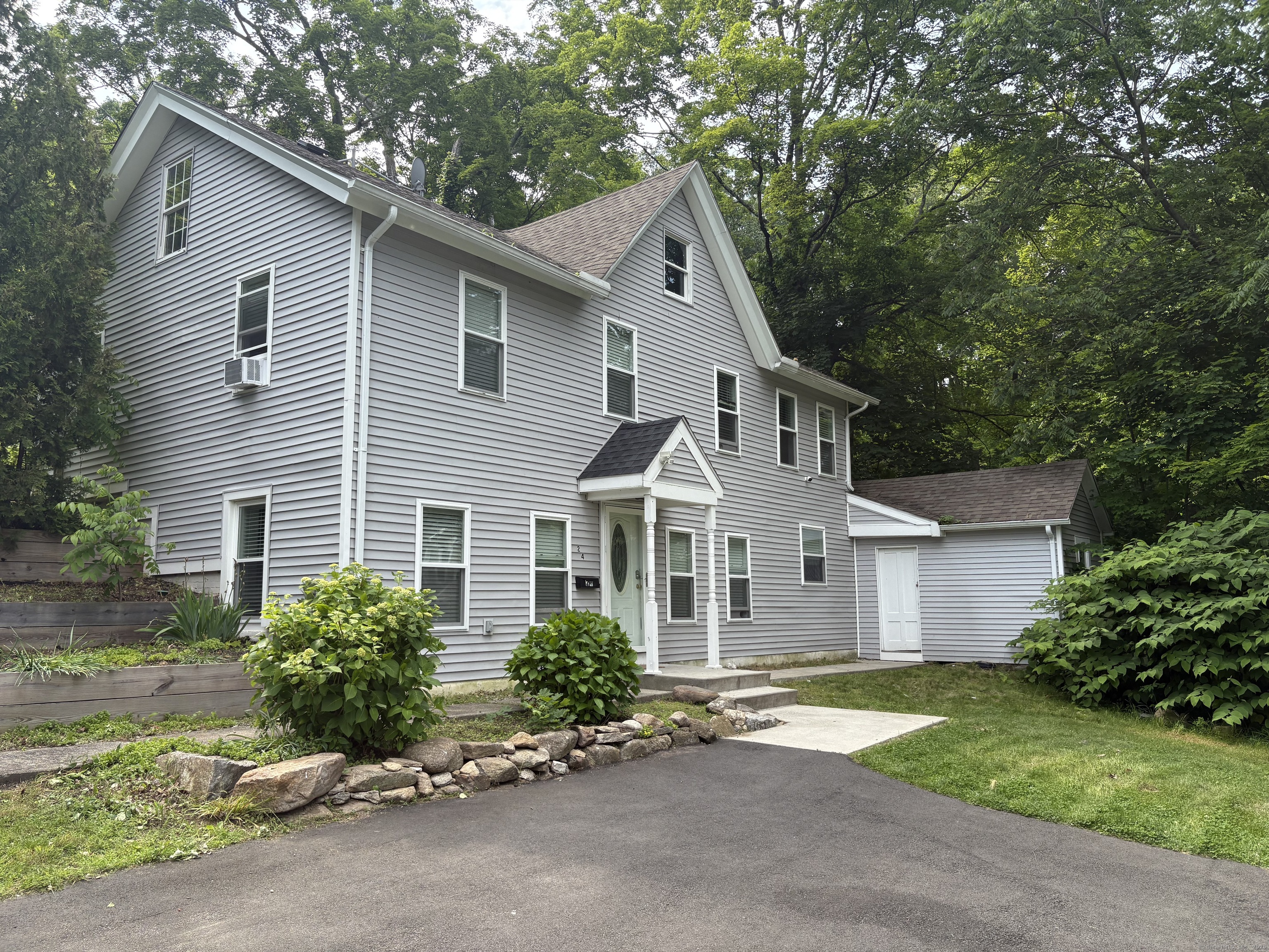 Property for Sale at Main Street, East Hampton, Connecticut - Bedrooms: 3 
Bathrooms: 3 
Rooms: 5  - $399,900