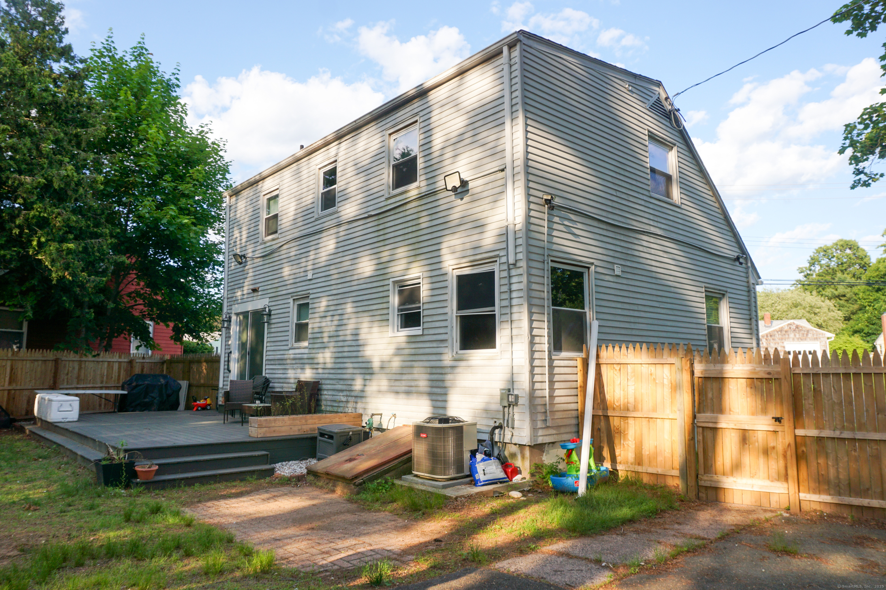 381 Oak Street