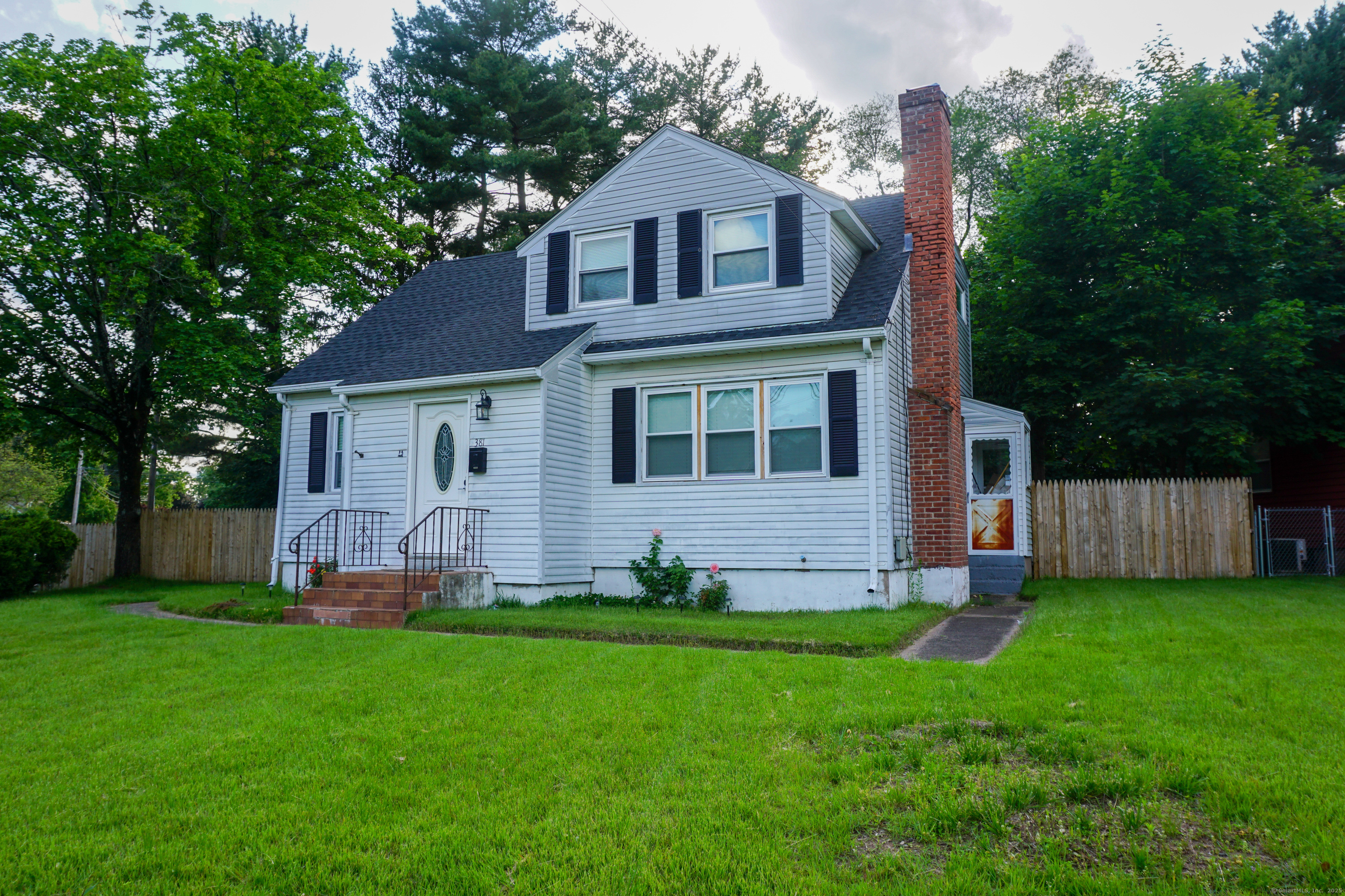 381 Oak Street