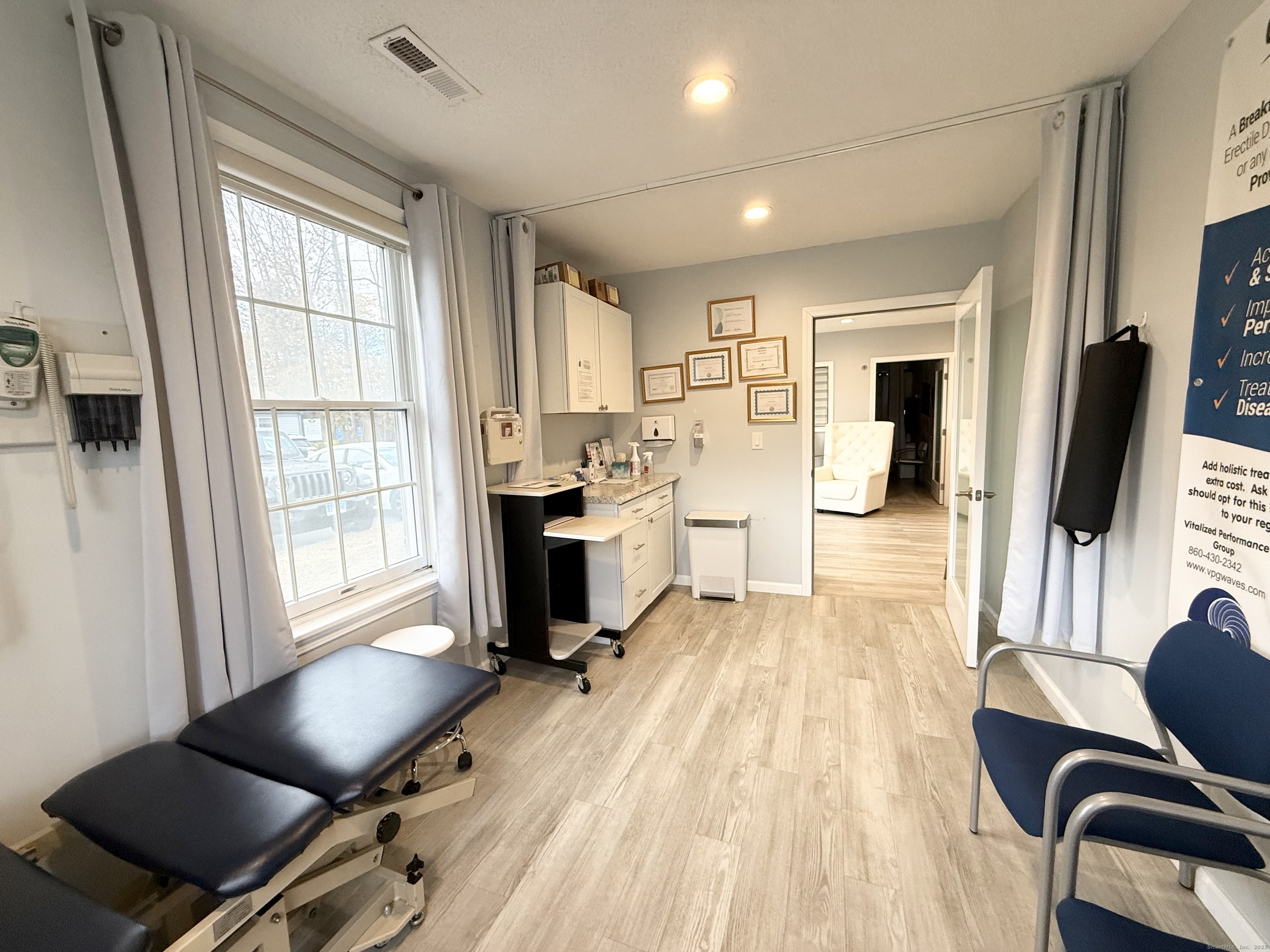 212 New London Turnpike