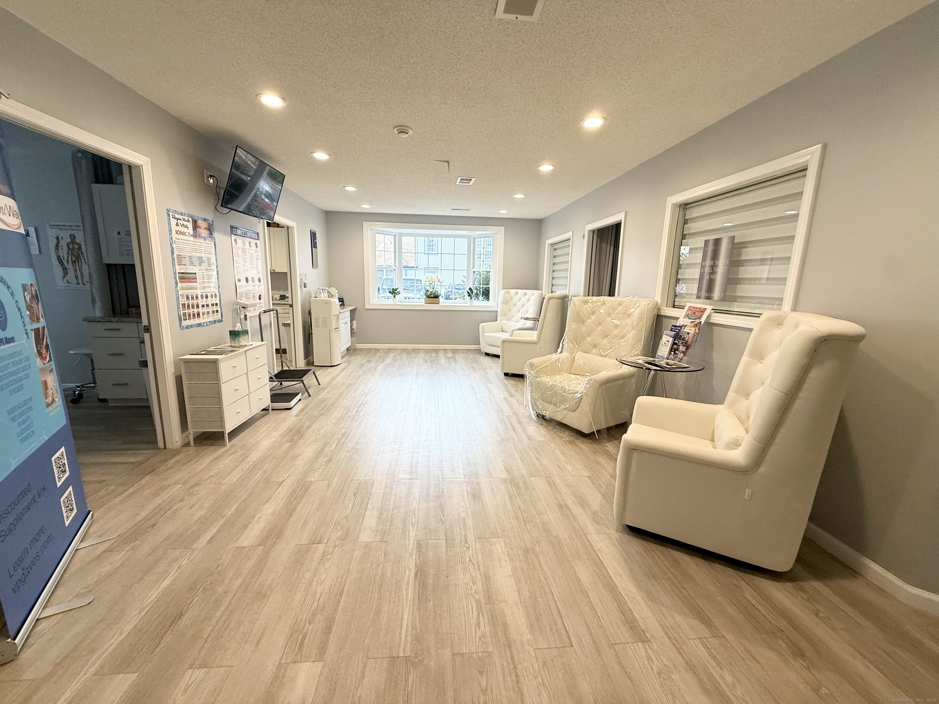 212 New London Turnpike