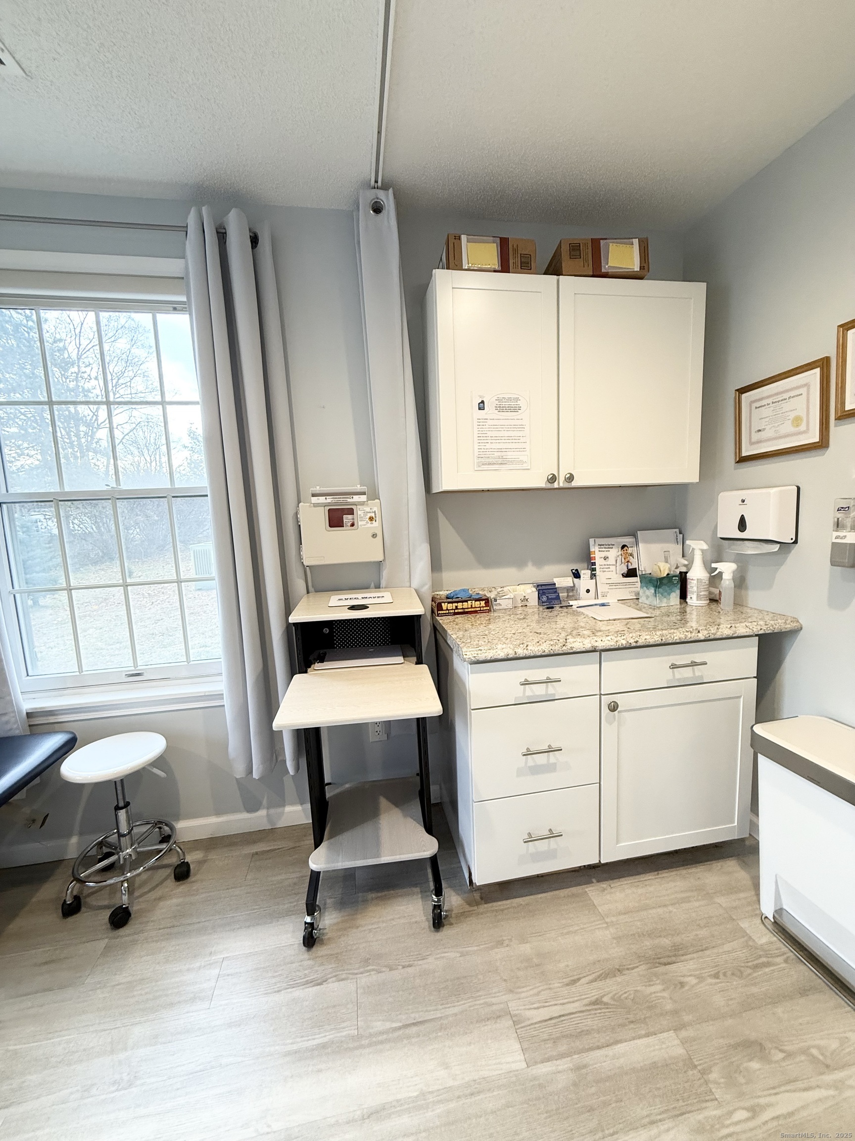 212 New London Turnpike