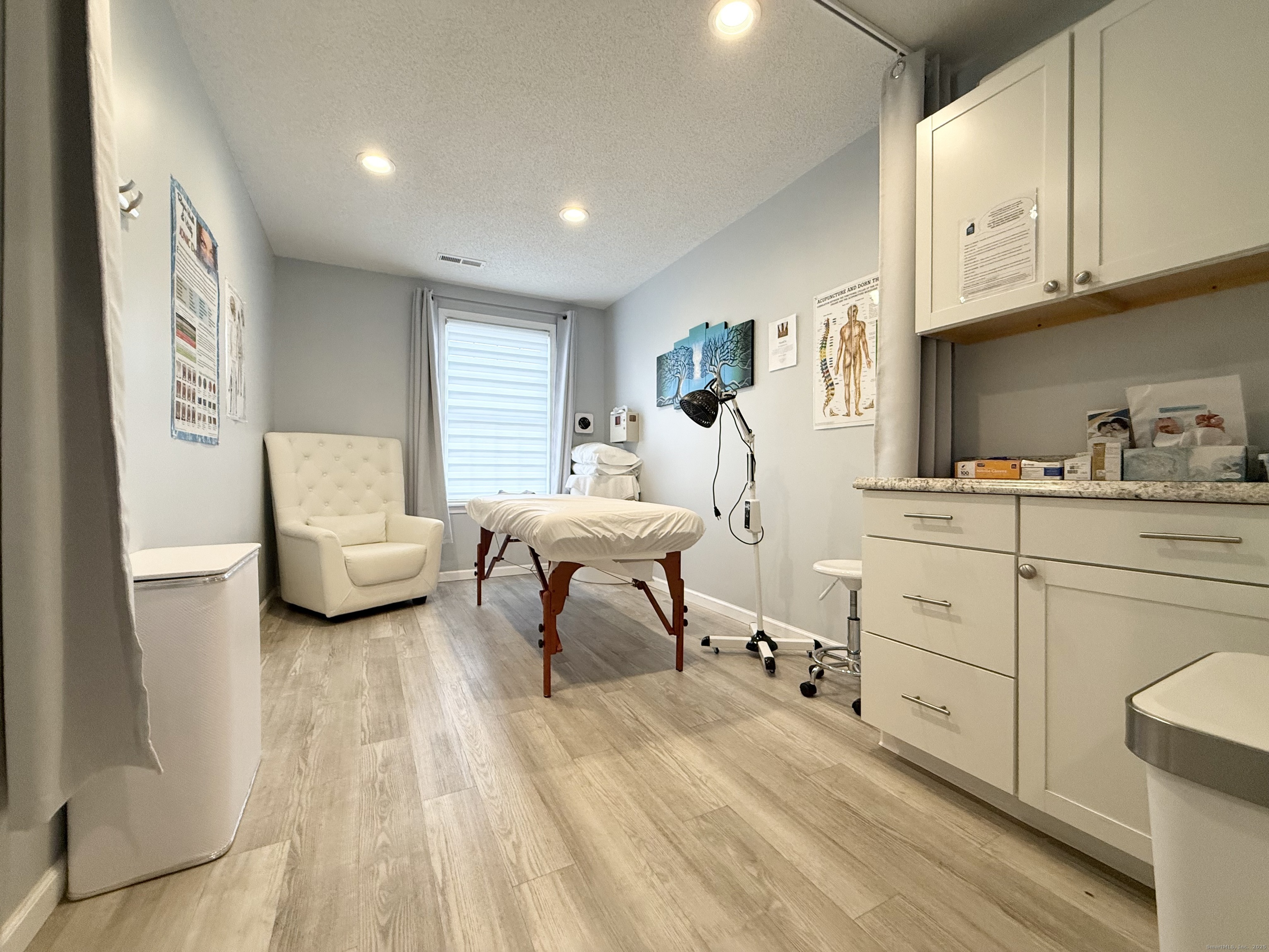 212 New London Turnpike