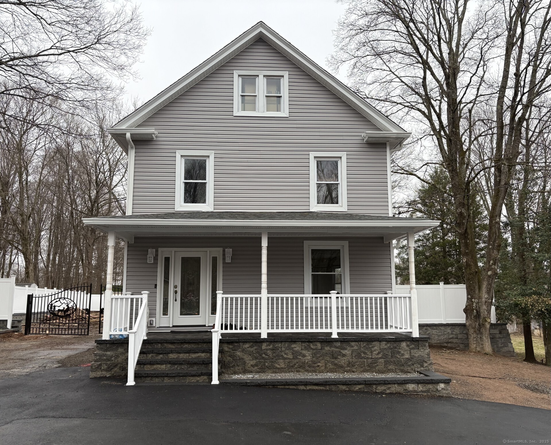 Property for Sale at New Hanover Avenue, Meriden, Connecticut - Bedrooms: 4 
Bathrooms: 2 
Rooms: 8  - $445,000