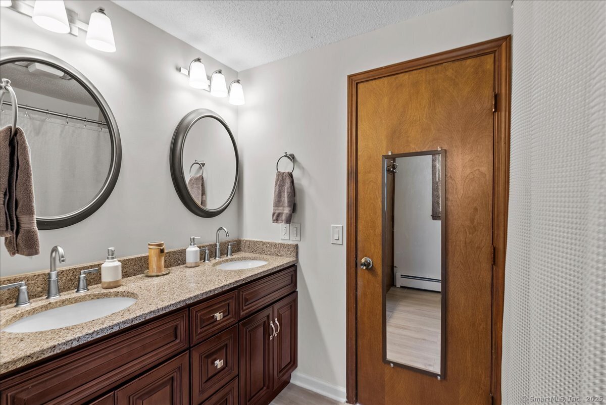 12 Weatherside Drive, Wallingford, Connecticut image 32