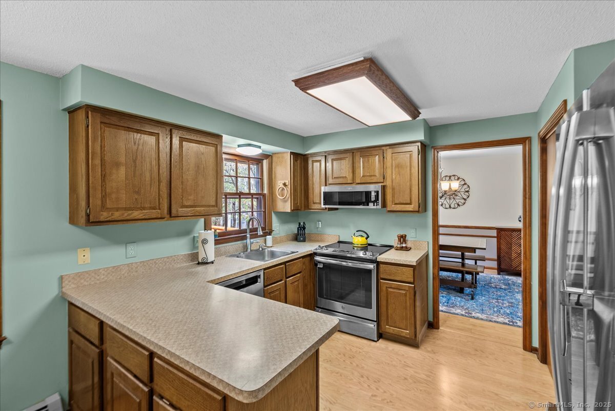 12 Weatherside Drive, Wallingford, Connecticut image 11