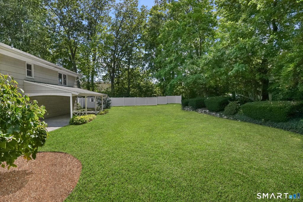Photo of 6 Field Crest Road, New Canaan, CT 06840 (MLS # 24156389)