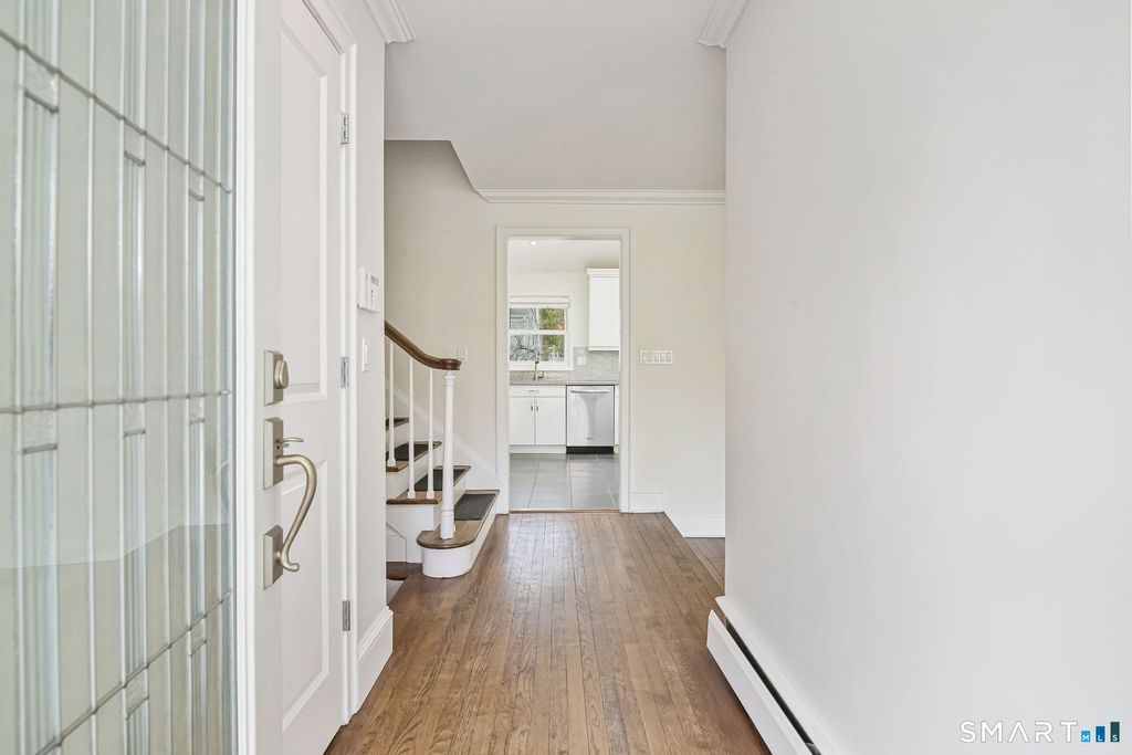 Photo of 6 Field Crest Road, New Canaan, CT 06840 (MLS # 24156389)