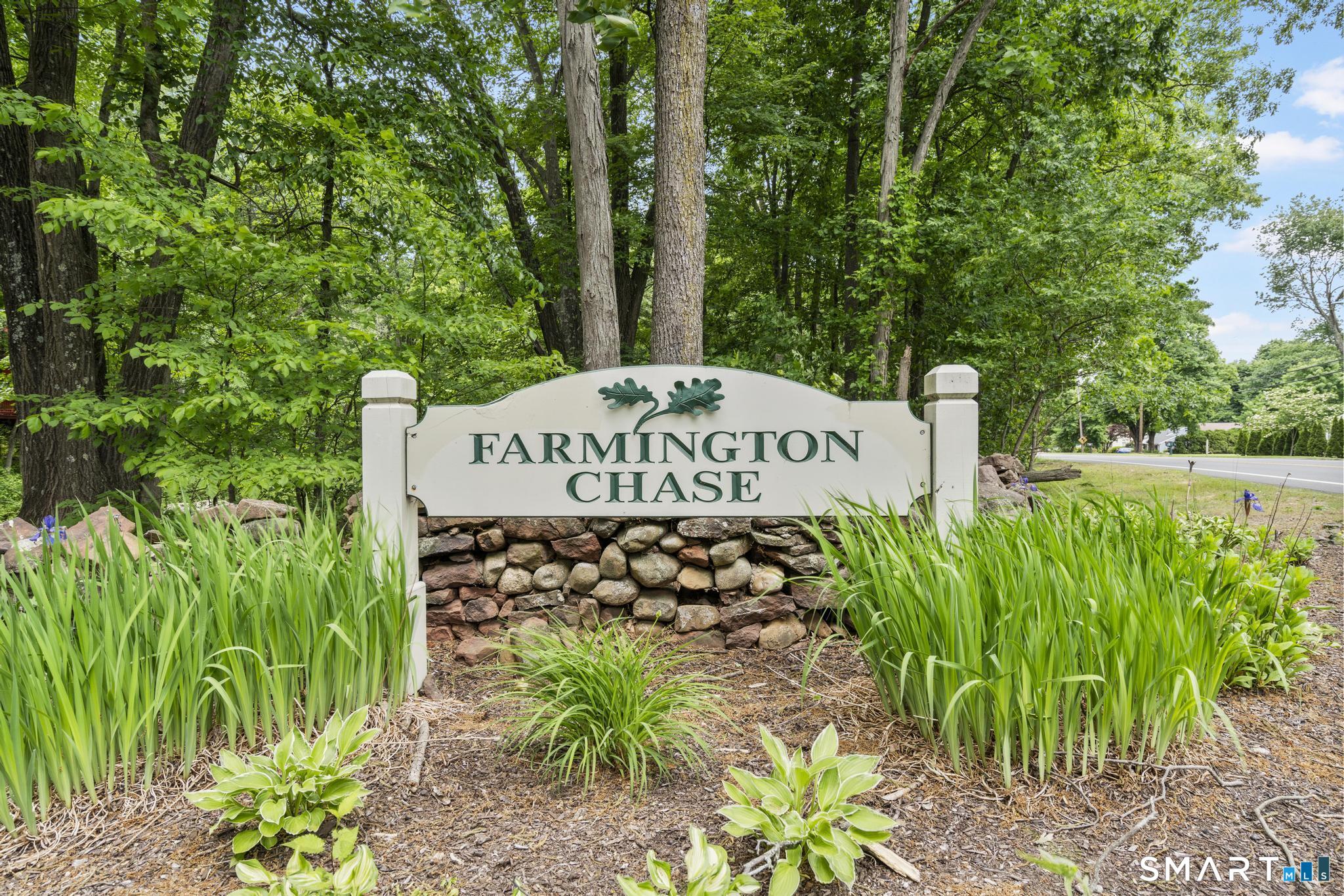 87 Farmington Chase Crescent 87