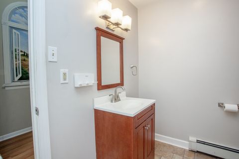 Tiny photo for 50 E Hill Road #APT 3A, Canton, CT 06019 (MLS # 24135083)